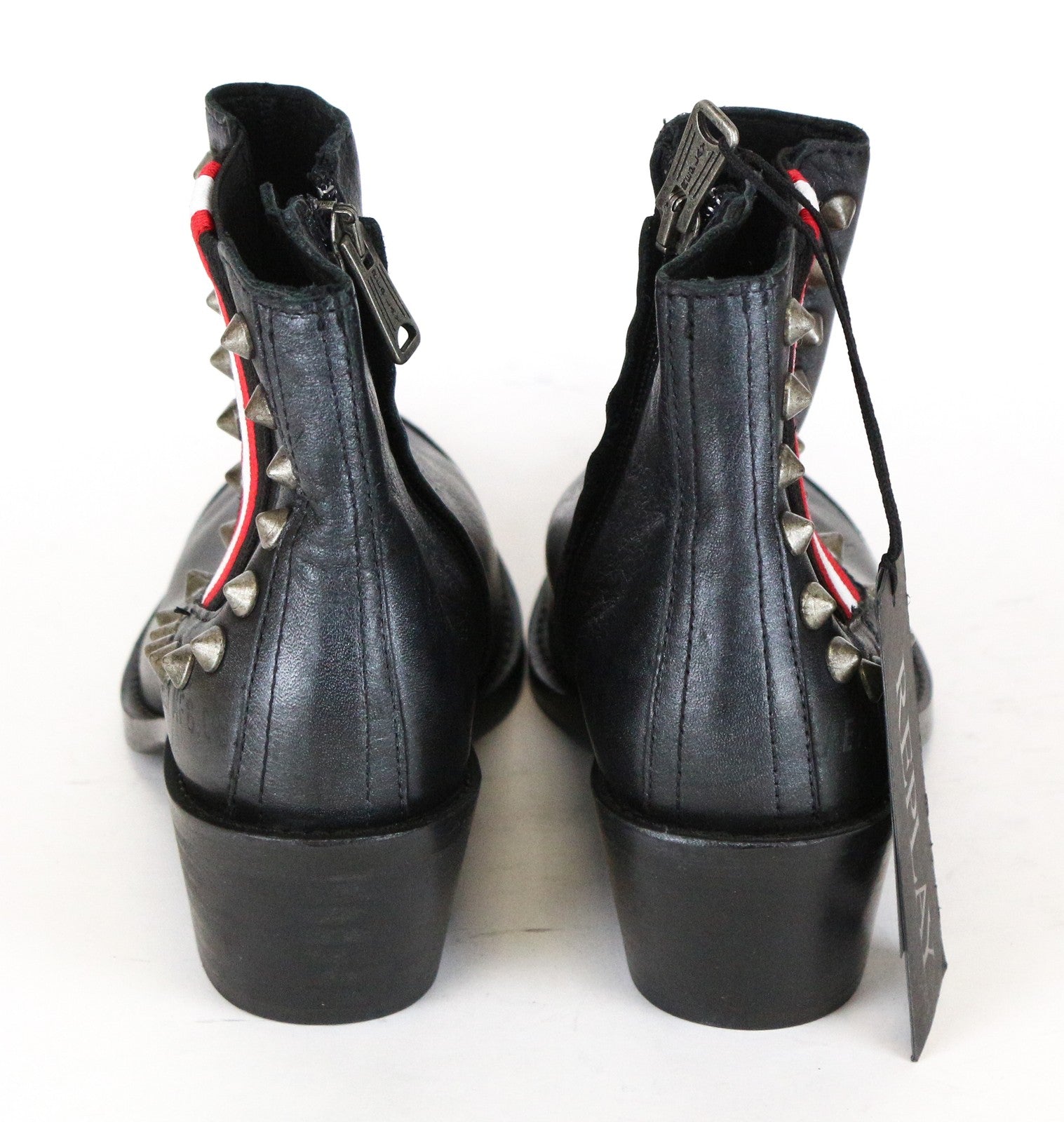 REPLAY moteriški batai, 36 dydis, juodi, dygliuoti, smailūs aulinukai iki kulkšnių, rekomenduojama kaina – 230 € 