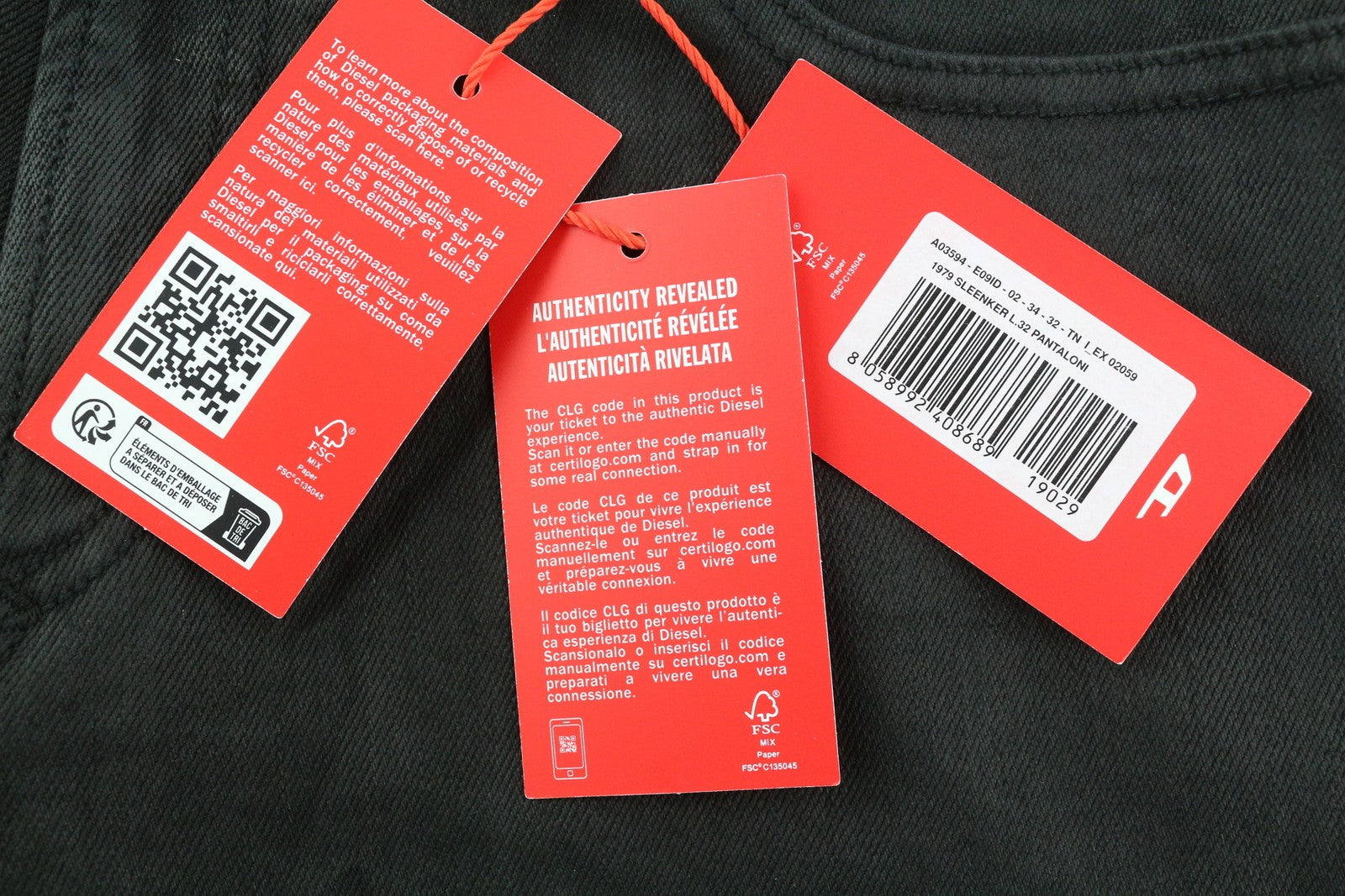 DIESEL 1979 Sleenker E09ID vyriški džinsai W34/L32 ploni dengti džinsai su blizgiu užtrauktuku, juodi, rekomenduojama kaina – 225 € 