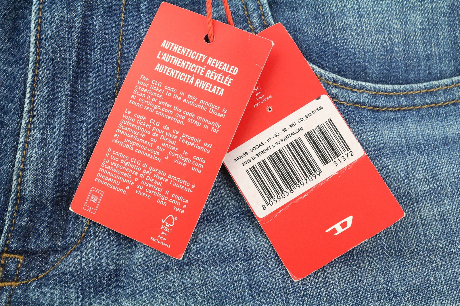 DIESEL 2019 D-Strukt 0DQAE vyriški džinsai W32/L32 Slim Zip Fly Fly Fade Effect RRP 175 € 