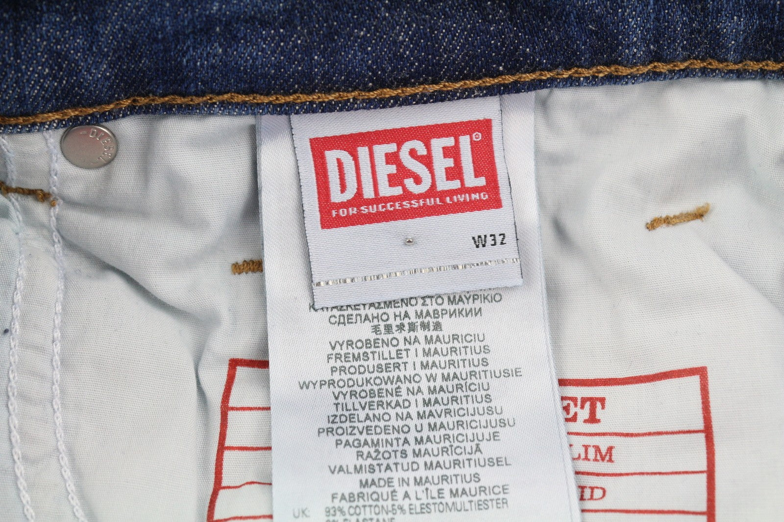 DIESEL 2019 D-Strukt 0DQAE vyriški džinsai W32/L32 Slim Zip Fly Fly Fade Effect RRP 175 € 