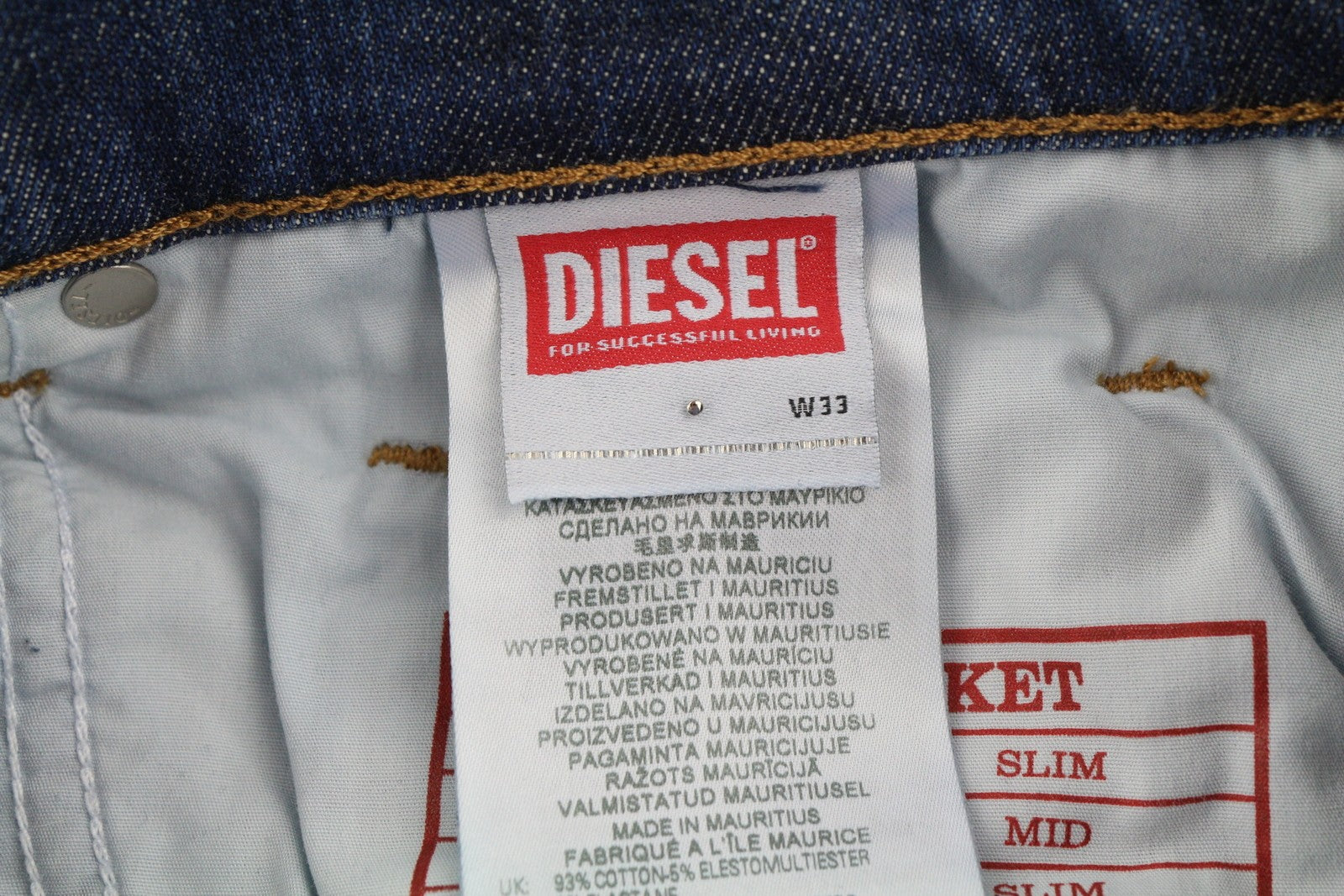 DIESEL 2019 D-Strukt 0DQAE vyriški džinsai W33/L30 Slim Zip Fly Fly Fade Effect RRP 175 € 