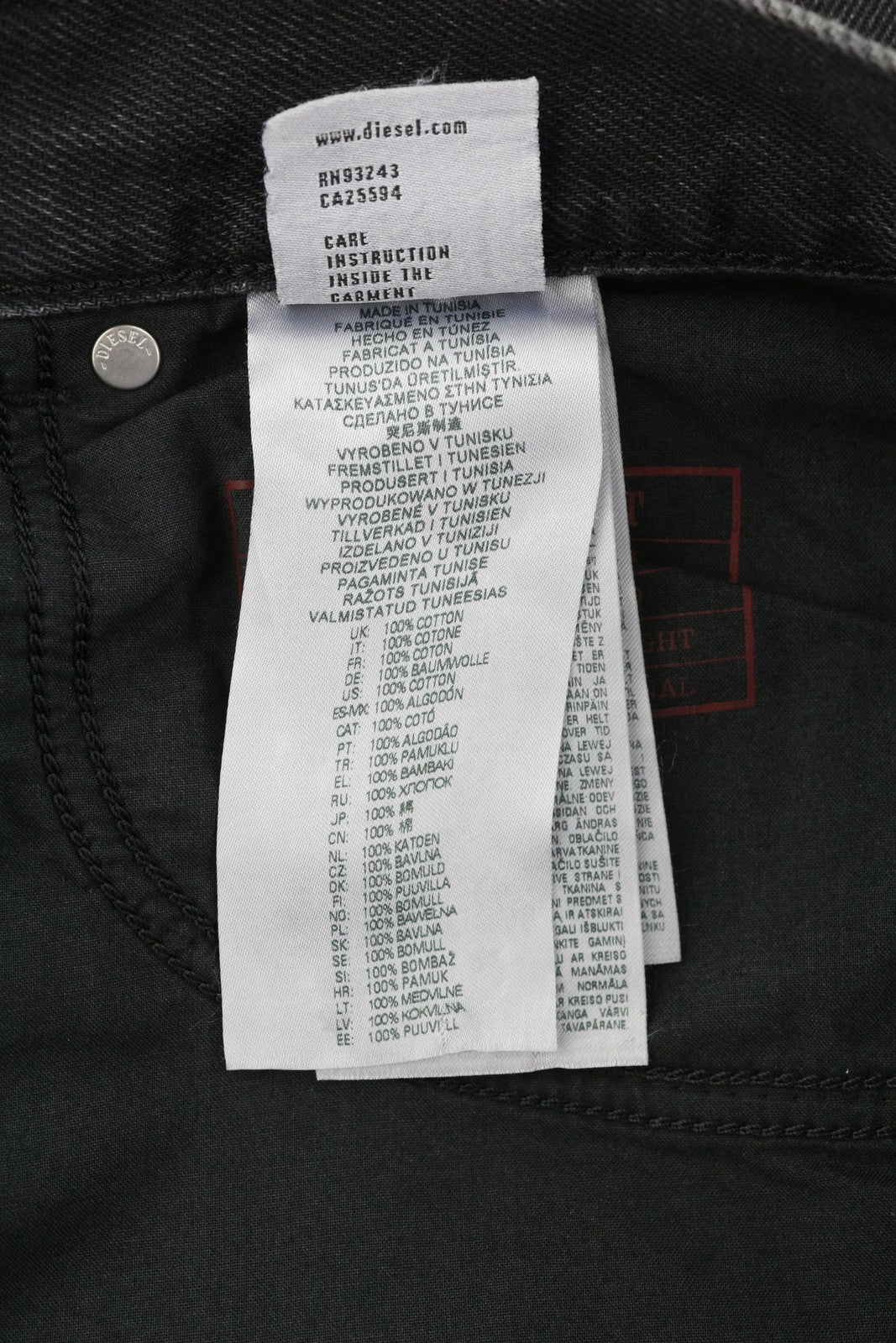 DIESEL 1995 D-SARK 09B88 vyriški džinsai W32/L32 Slim tiesūs skalbtos juodos spalvos, rekomenduojama kaina – 185 € 