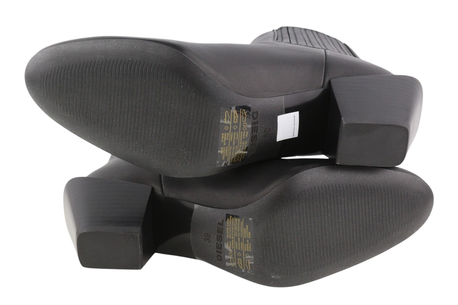 DIESEL D-Texanne CH moteriški aulinukai, juodi, odiniai, 39 dydžio, migdolų nosis, rekomenduojama kaina – 290 €, kubietiškas kulnas. 