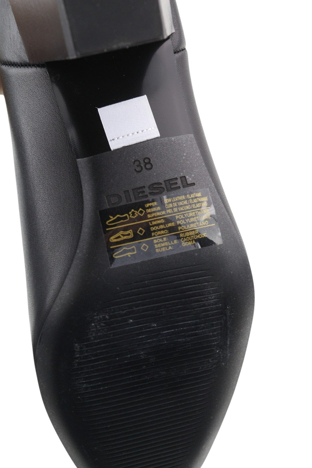 DIESEL D-Texanne CH moteriški aulinukai, juodos odos, 38 dydžio, migdolų spalvos, iki kulkšnies, rekomenduojama kaina – 290 €. Kulnas. 