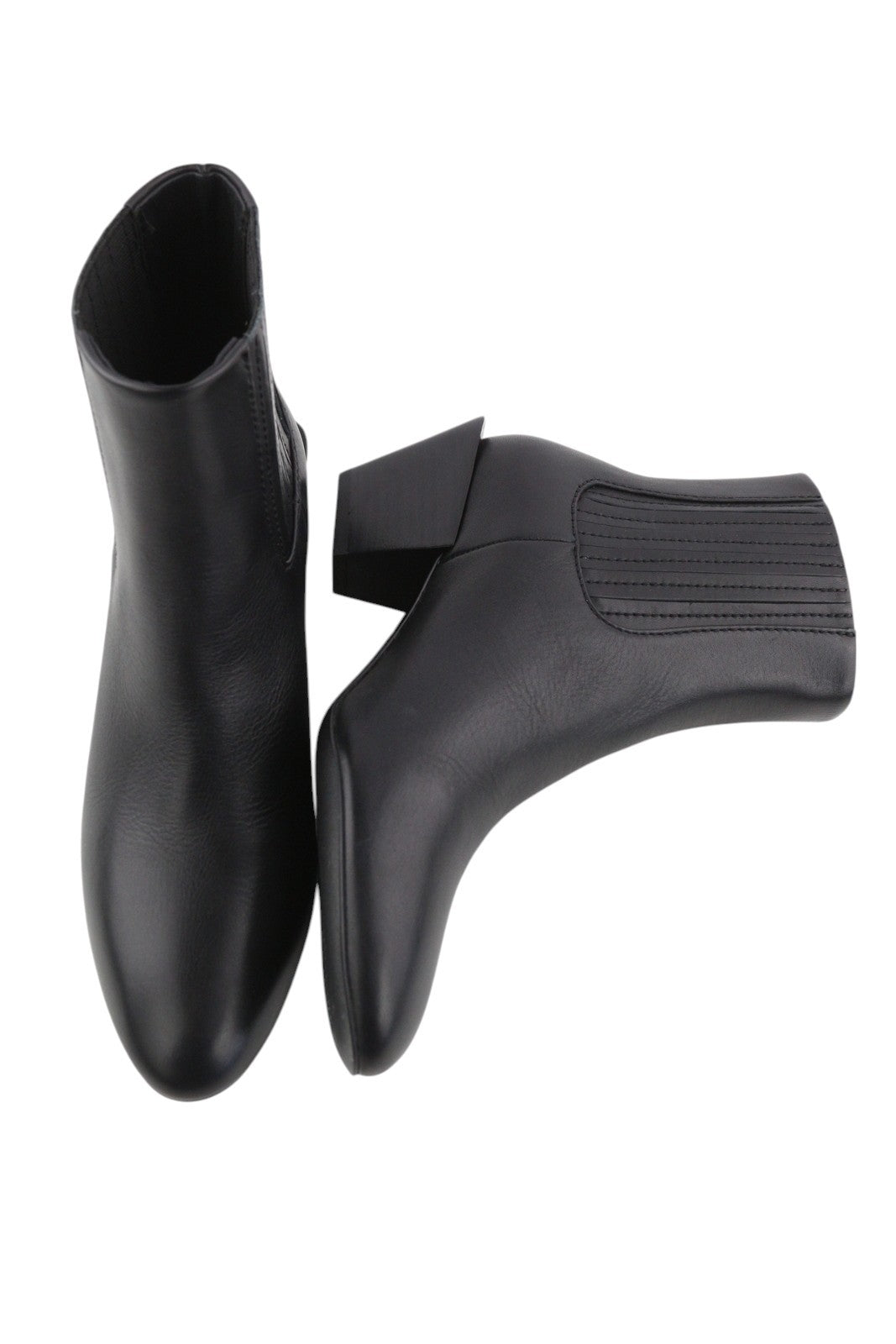 DIESEL D-Texanne CH moteriški aulinukai, juodos odos, 38 dydžio, migdolų spalvos, iki kulkšnies, rekomenduojama kaina – 290 €. Kulnas. 