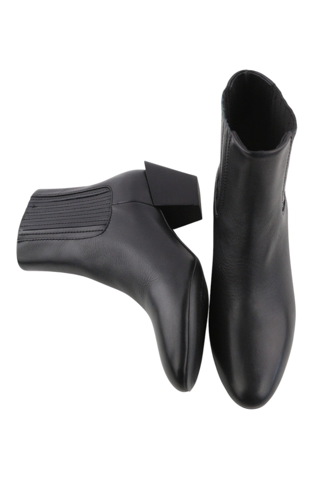 DIESEL D-Texanne CH moteriški aulinukai, juodos odos, 38 dydžio, migdolų spalvos, iki kulkšnies, rekomenduojama kaina – 290 €. Kulnas. 