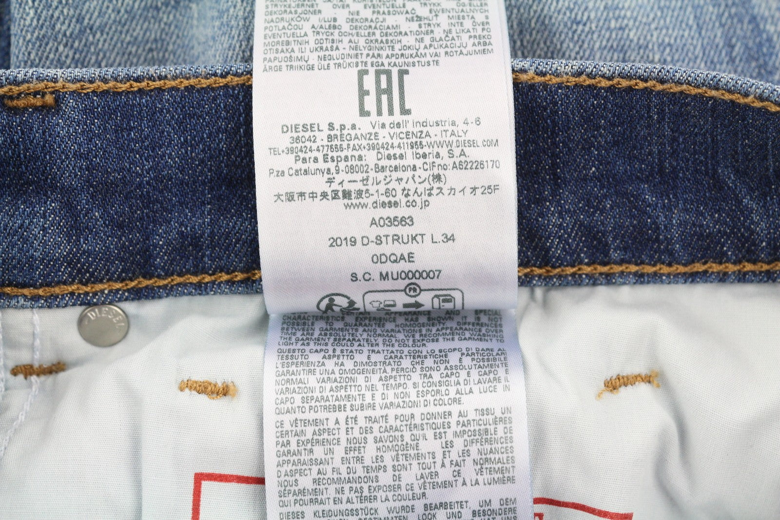 DIESEL 2019 D-Strukt 0DQAE vyriški džinsai W32/L34 Slim Fade Effect Denim, rekomenduojama kaina 175 € 