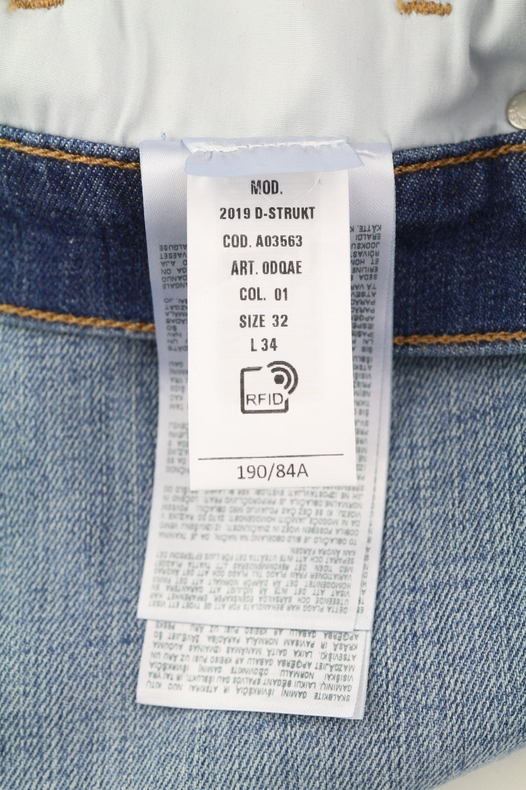 DIESEL 2019 D-Strukt 0DQAE vyriški džinsai W32/L34 Slim Fade Effect Denim, rekomenduojama kaina 175 € 