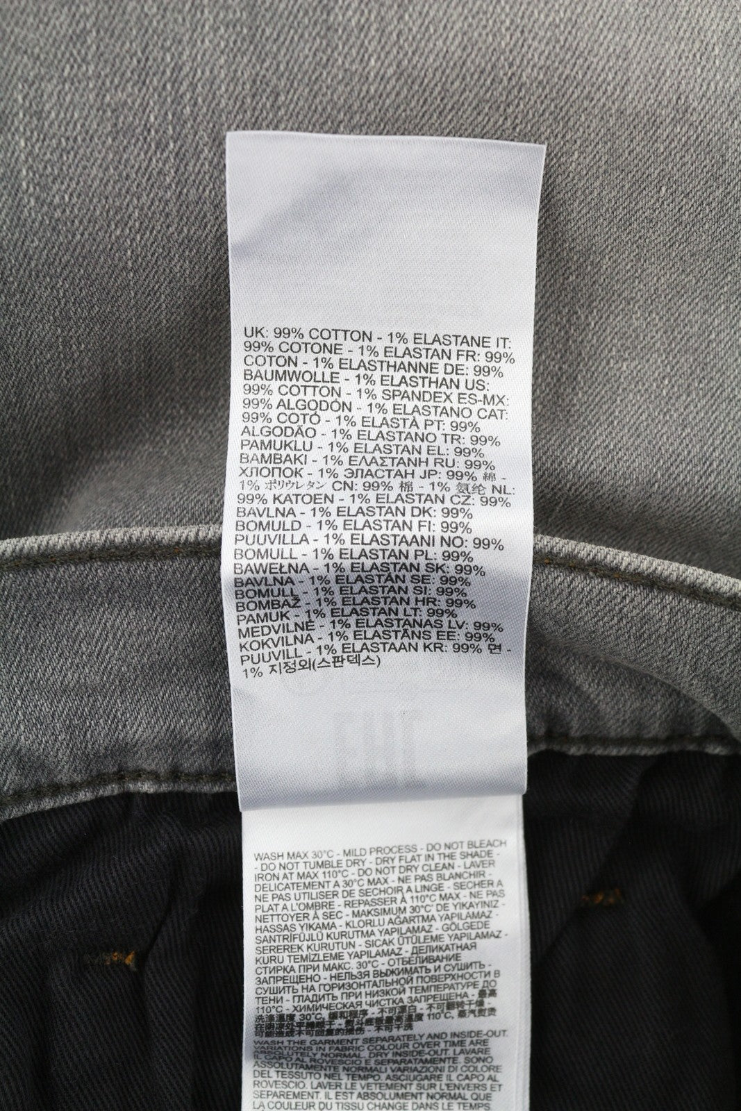 DIESEL Tepphar RB061 vyriški džinsai W36/L32 Slim su sagomis, skalbtos pilkos spalvos, rekomenduojama kaina – 175 € 