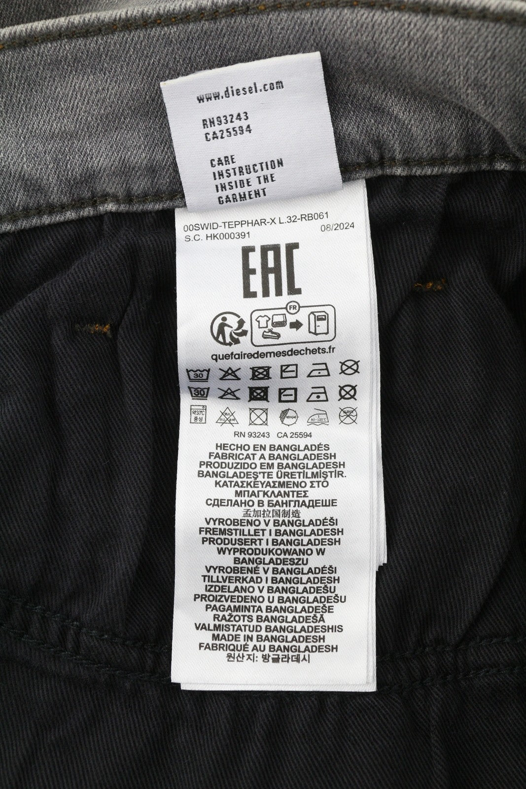 DIESEL Tepphar RB061 vyriški džinsai W36/L32 Slim su sagomis, skalbtos pilkos spalvos, rekomenduojama kaina – 175 € 