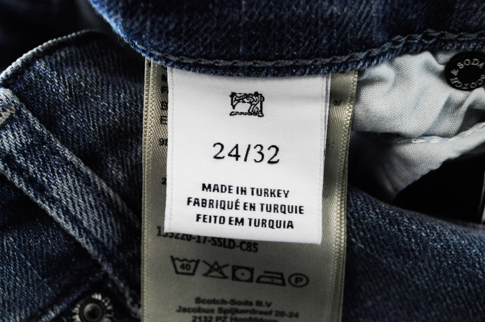 SCOTCH &amp; SODA moteriški džinsai W24/L32 Slim tiesūs plėšyti šviesiai mėlyni džinsiniai laisvalaikio stiliaus 