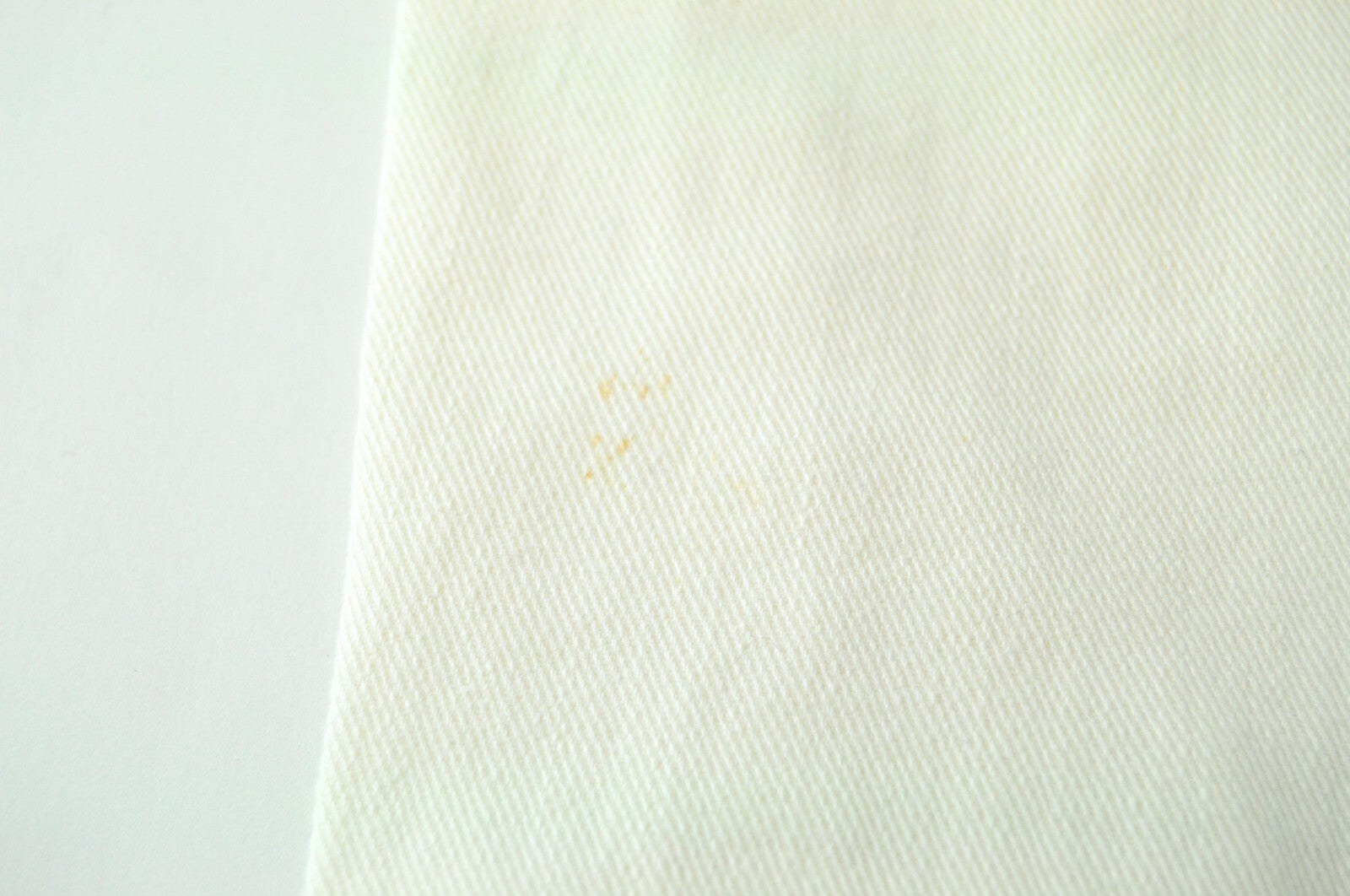 MAISON SCOTCH moteriški džinsai W28/L30 aptempti balti su nutrintais kraštais ir užtrauktuku „Parisienne“ 