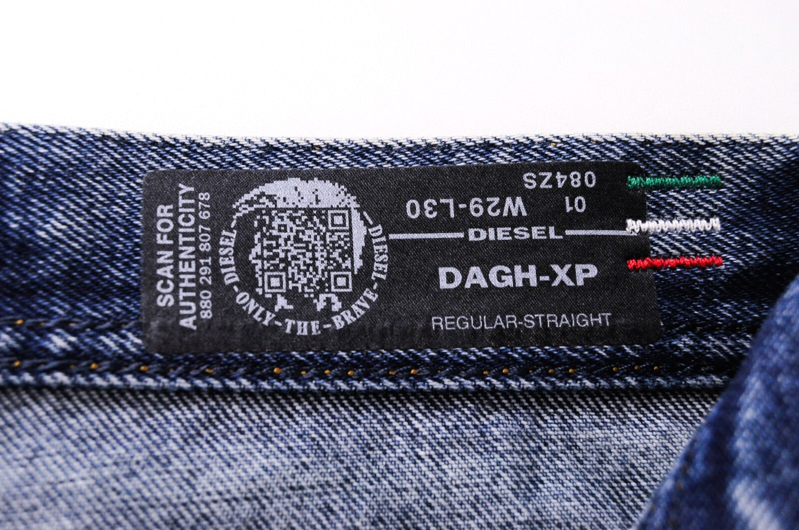 DIESEL vyriški džinsai W29/L30, dirbtinai mėlyni, tiesūs, Dagh-XP 084ZS 