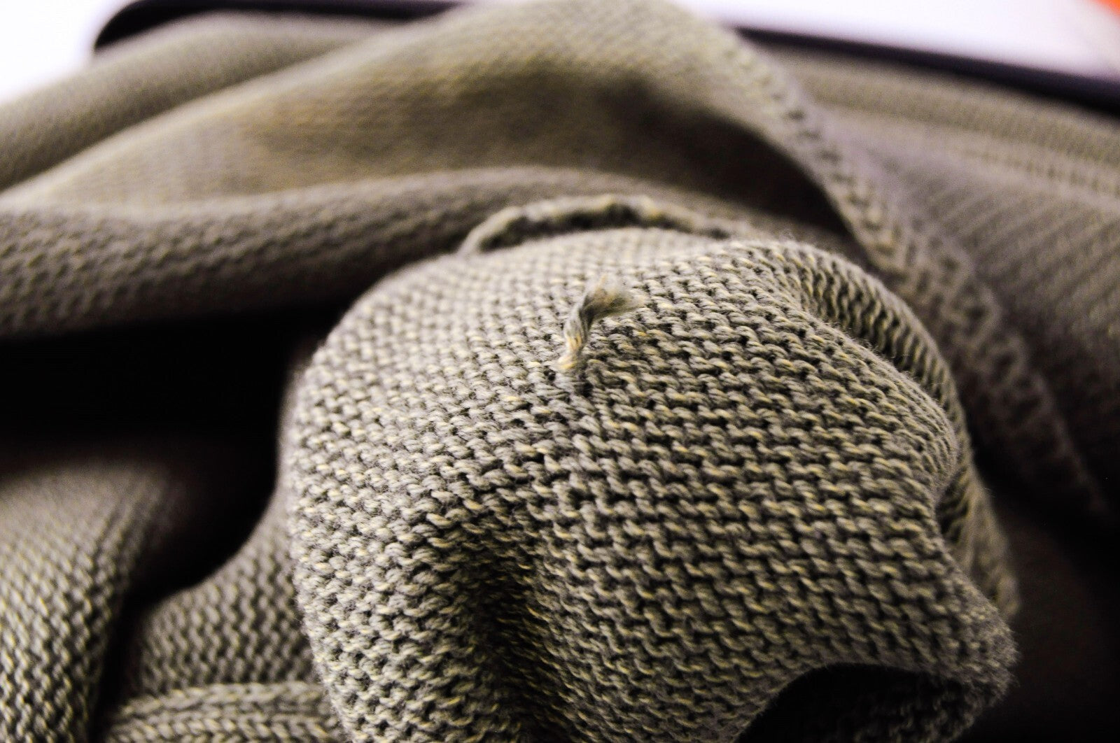 GOOD GENES vyriškas megztinis XL dydžio alyvuogių žalias, briaunotas, apvalios kaklo iškirptės megztinis laisvalaikiui 