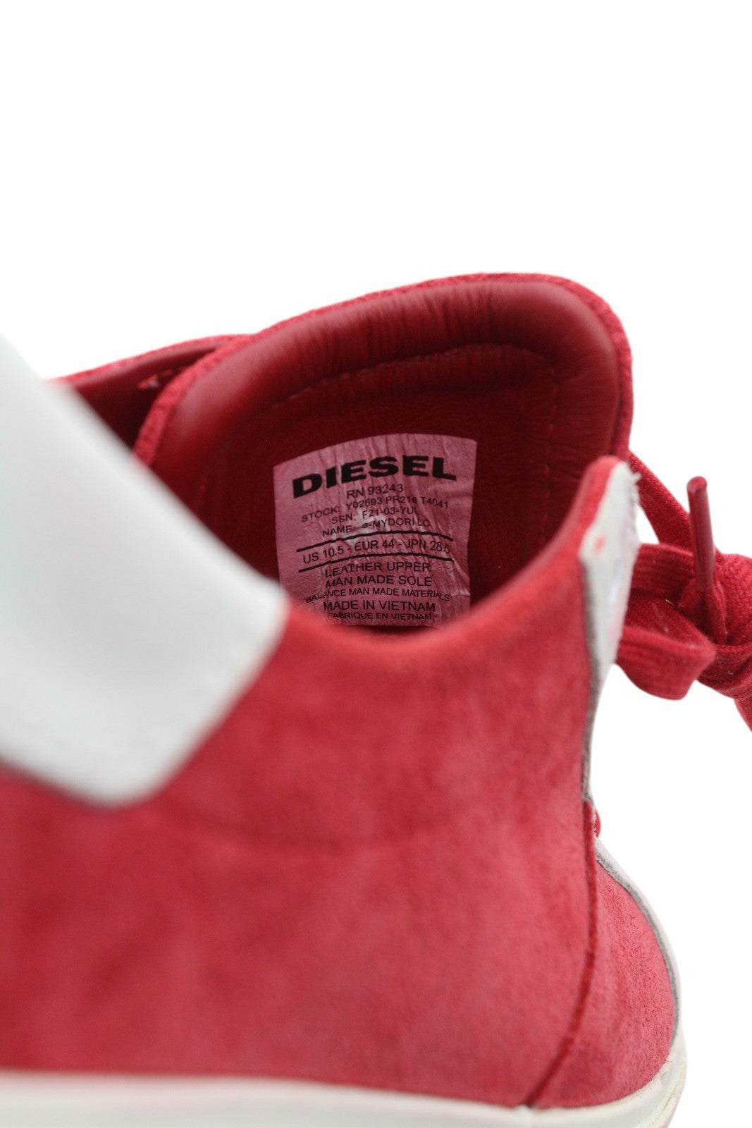 DIESEL S-Mydori LC vyriški sportbačiai, raudoni, zomšiniai, odiniai, migdolų spalvos, žemakulniai, kaina – 200 € 