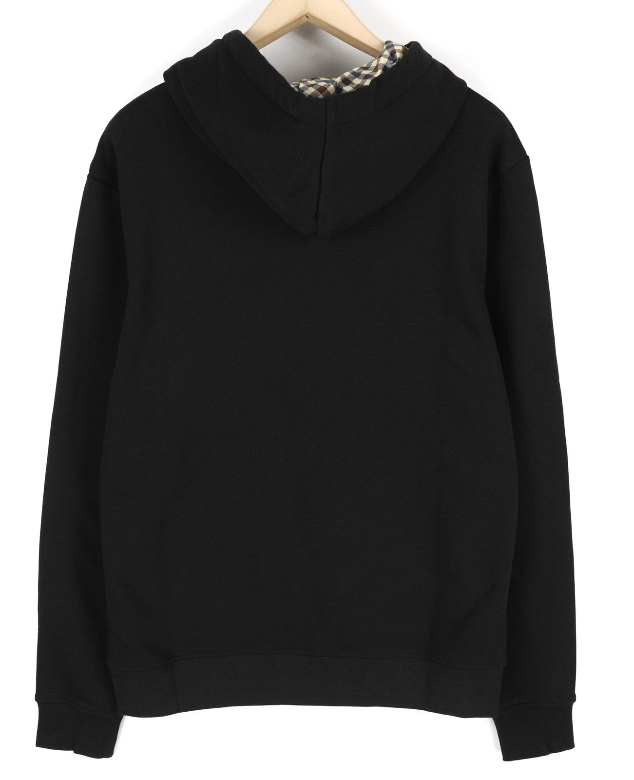 AQUASCUTUM FAI003 vyriškas džemperis su gobtuvu, juodas, su kengūros kišene ir logotipu. 