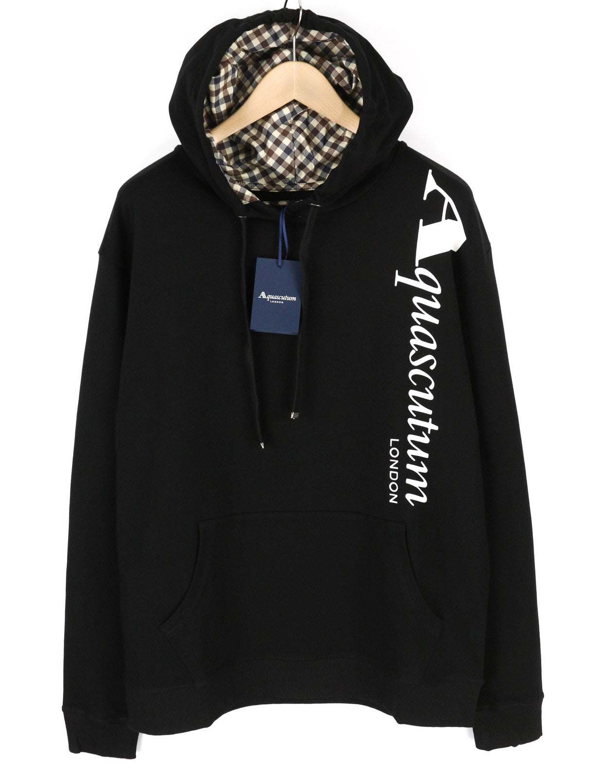 AQUASCUTUM FCIA18 vyriškas džemperis su gobtuvu, XL dydžio, juodas, su kengūros kišene ir dirželiais. 