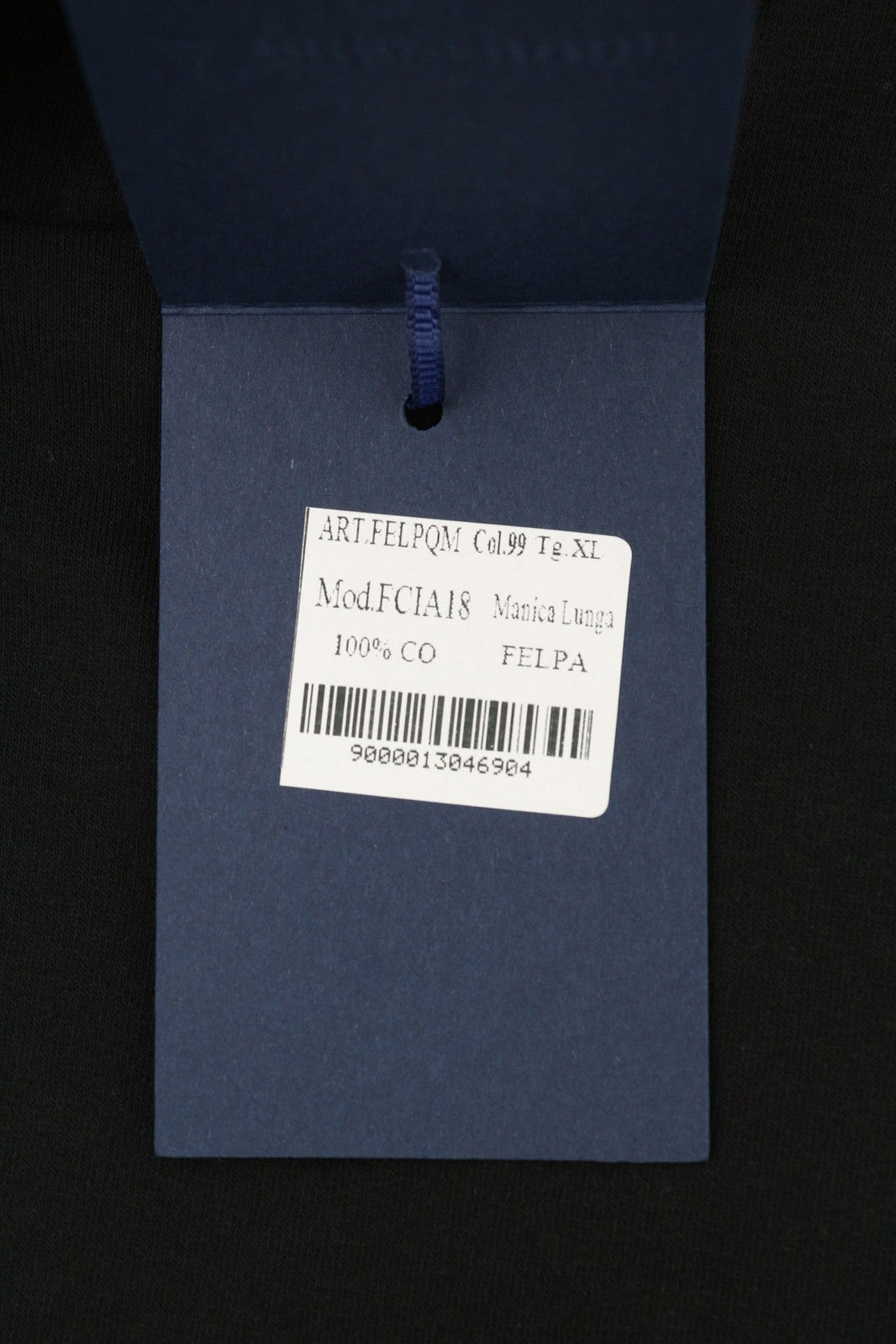 AQUASCUTUM FCIA18 vyriškas džemperis su gobtuvu, XL dydžio, juodas, su kengūros kišene ir dirželiais. 