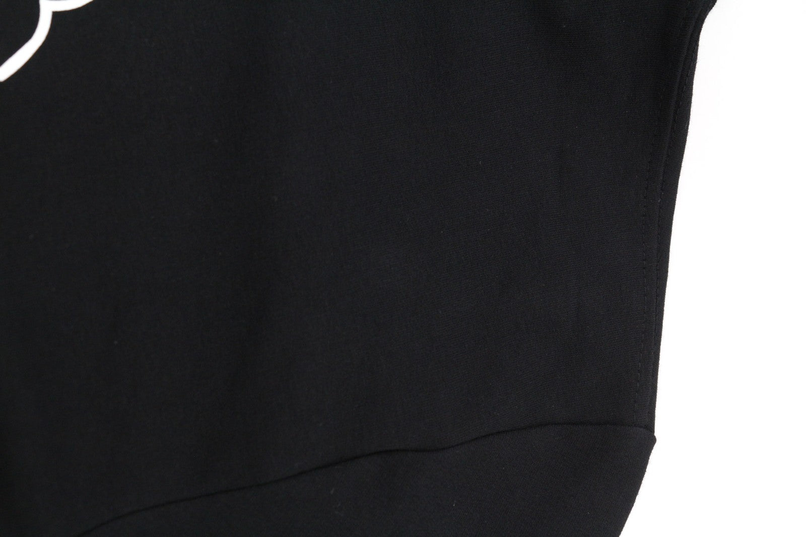 AQUASCUTUM FCIA18 vyriškas džemperis su gobtuvu, L dydžio, juodas, su kengūros kišene ir gobtuvu ant dirželių, su logotipu. 