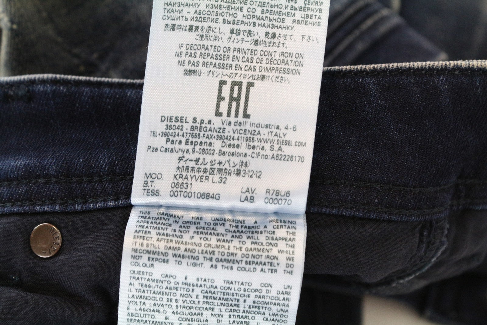 DIESEL Krayver R78U6 vyriški mėlyni medvilniniai ploni morkų kirpimo džinsai W30 L32 