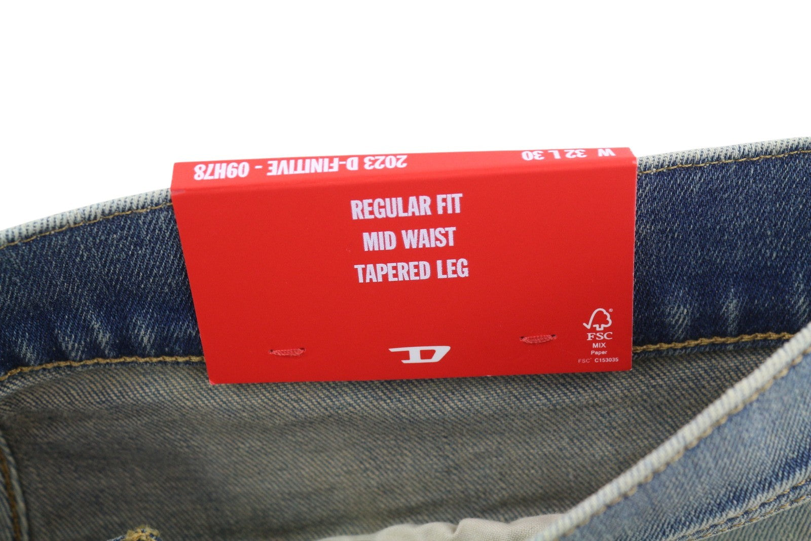 DIESEL 2023 D-Finitive 09H78 vyriški džinsai W32/L30 įprasti, siaurėjantys, mėlyni, rekomenduojama mažmeninė kaina – 295 € 