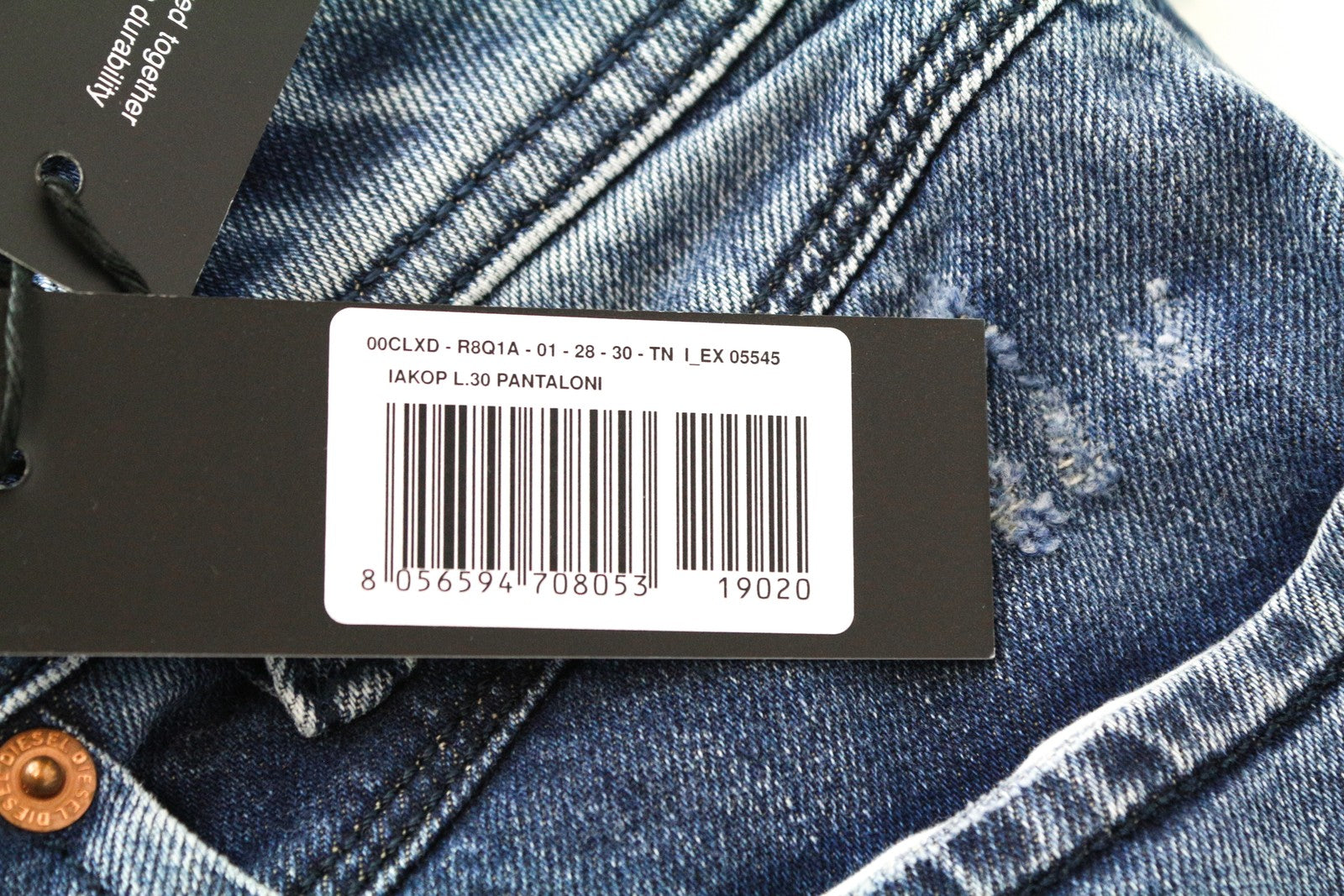 DIESEL Iakop R8Q1A vyriški ploni siaurėjantys džinsai W28 L30 mėlyni medvilniniai tamprūs džinsai su plėšytomis siūlėmis 