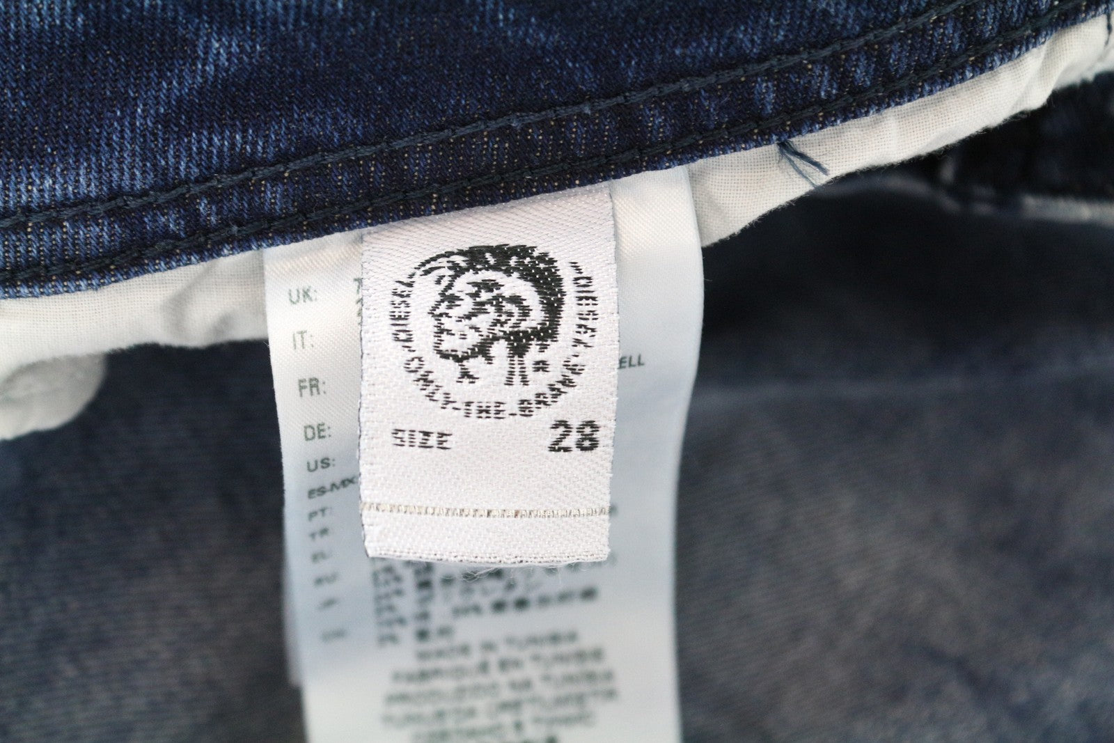 DIESEL Iakop R8Q1A vyriški ploni siaurėjantys džinsai W28 L30 mėlyni medvilniniai tamprūs džinsai su plėšytomis siūlėmis 