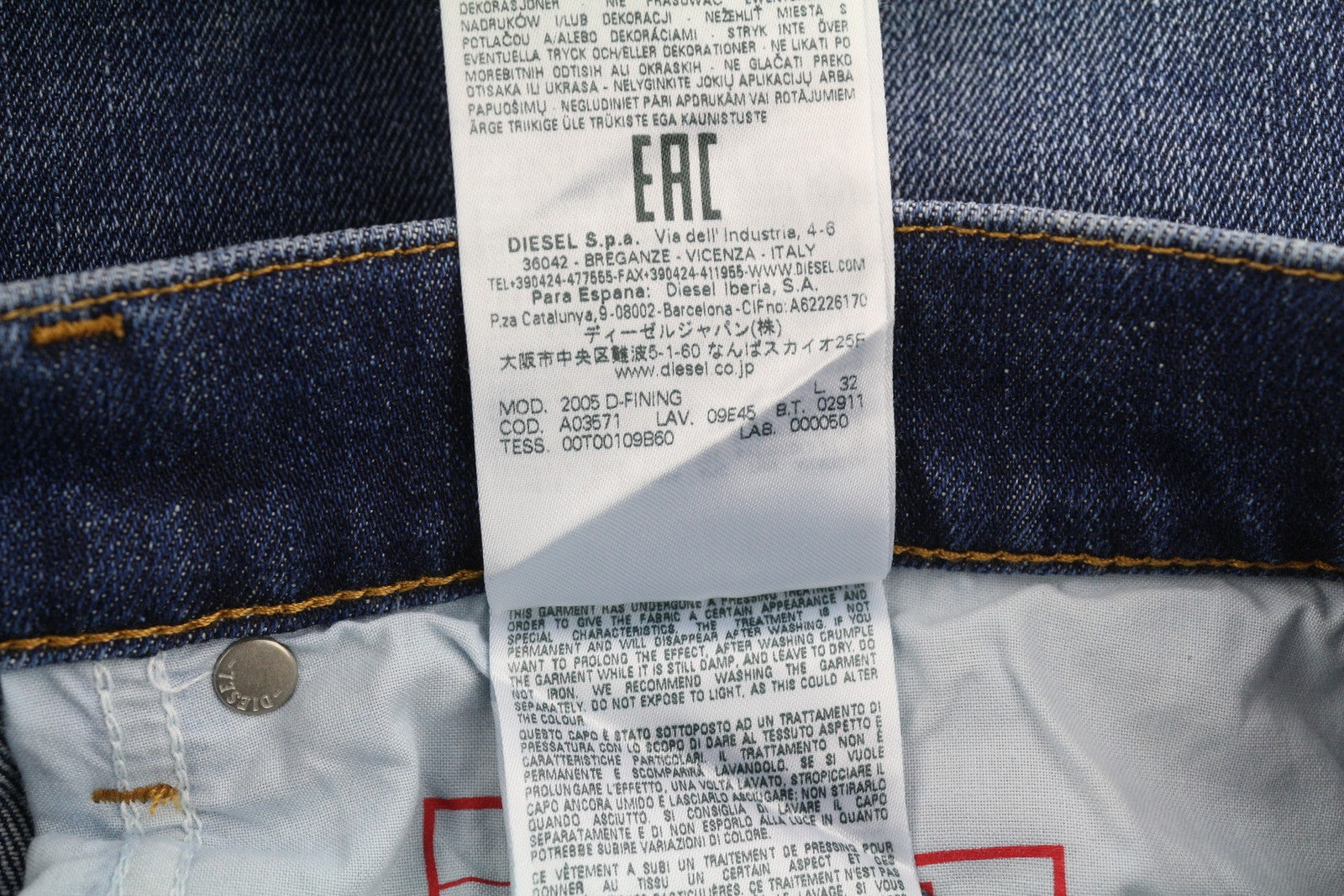 DIESEL 2005 D-Fining 09E45 vyriški džinsai W28/L32 skalbtos mėlynos spalvos, dirbtinės odos, rekomenduojama mažmeninė kaina – 175 € 