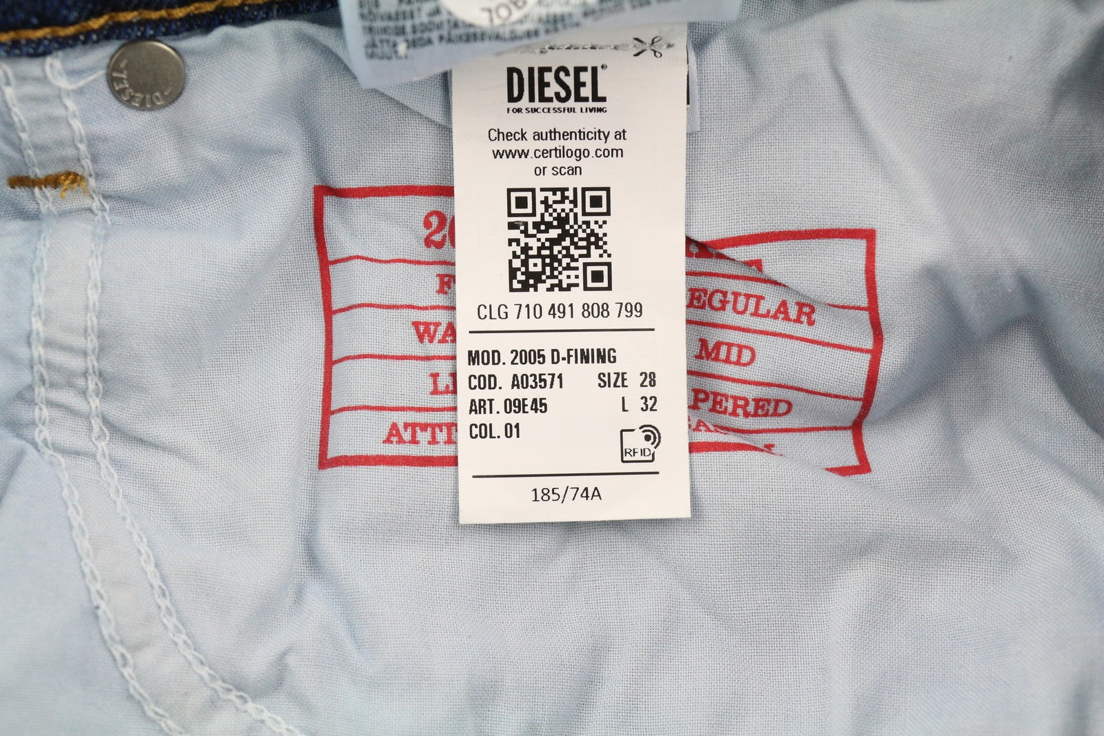 DIESEL 2005 D-Fining 09E45 vyriški džinsai W28/L32 skalbtos mėlynos spalvos, dirbtinės odos, rekomenduojama mažmeninė kaina – 175 € 