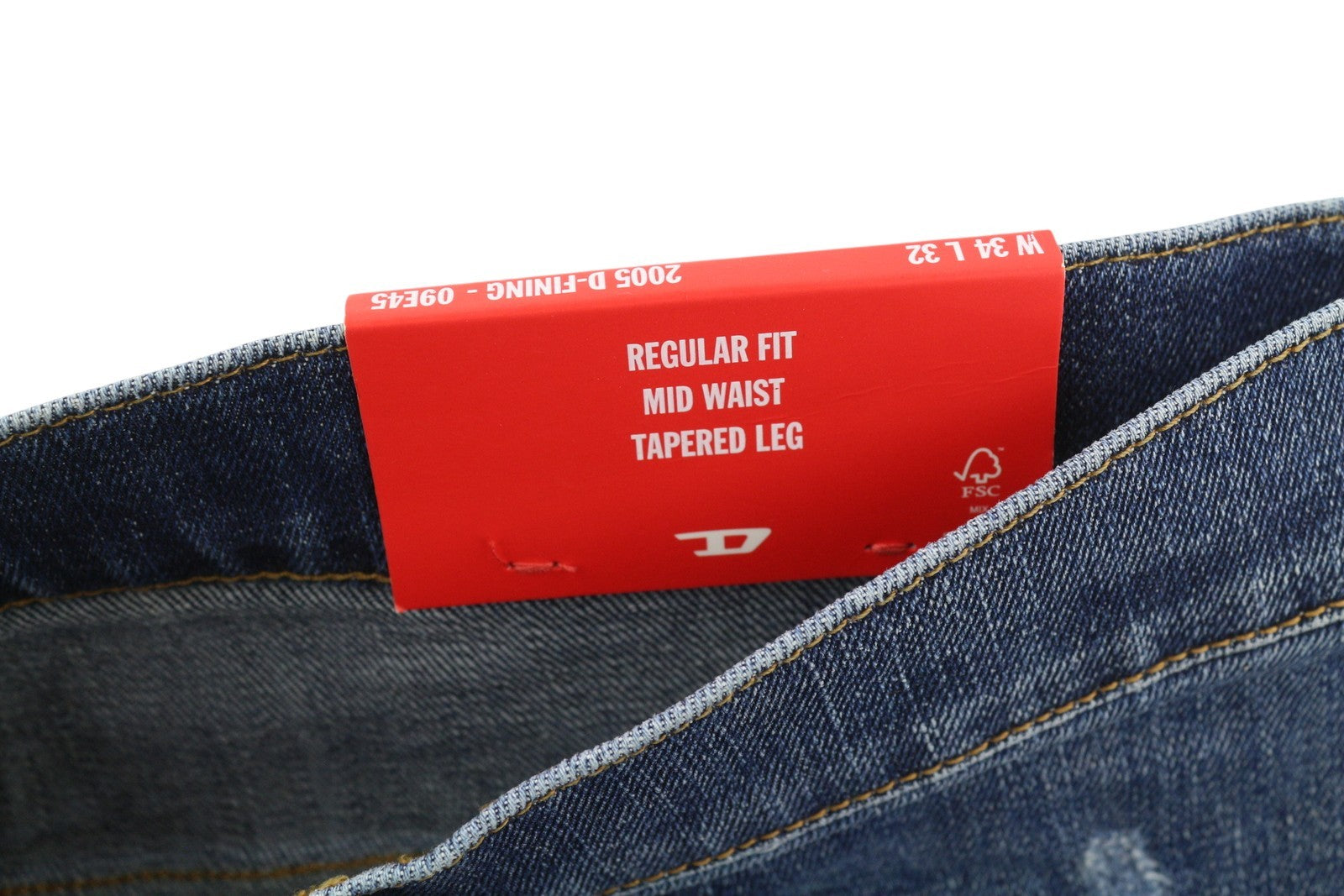 DIESEL 2005 D-Fining 09E45 vyriški džinsai W34/L32 skalbtos mėlynos spalvos, dirbtinės odos, rekomenduojama mažmeninė kaina – 175 € 