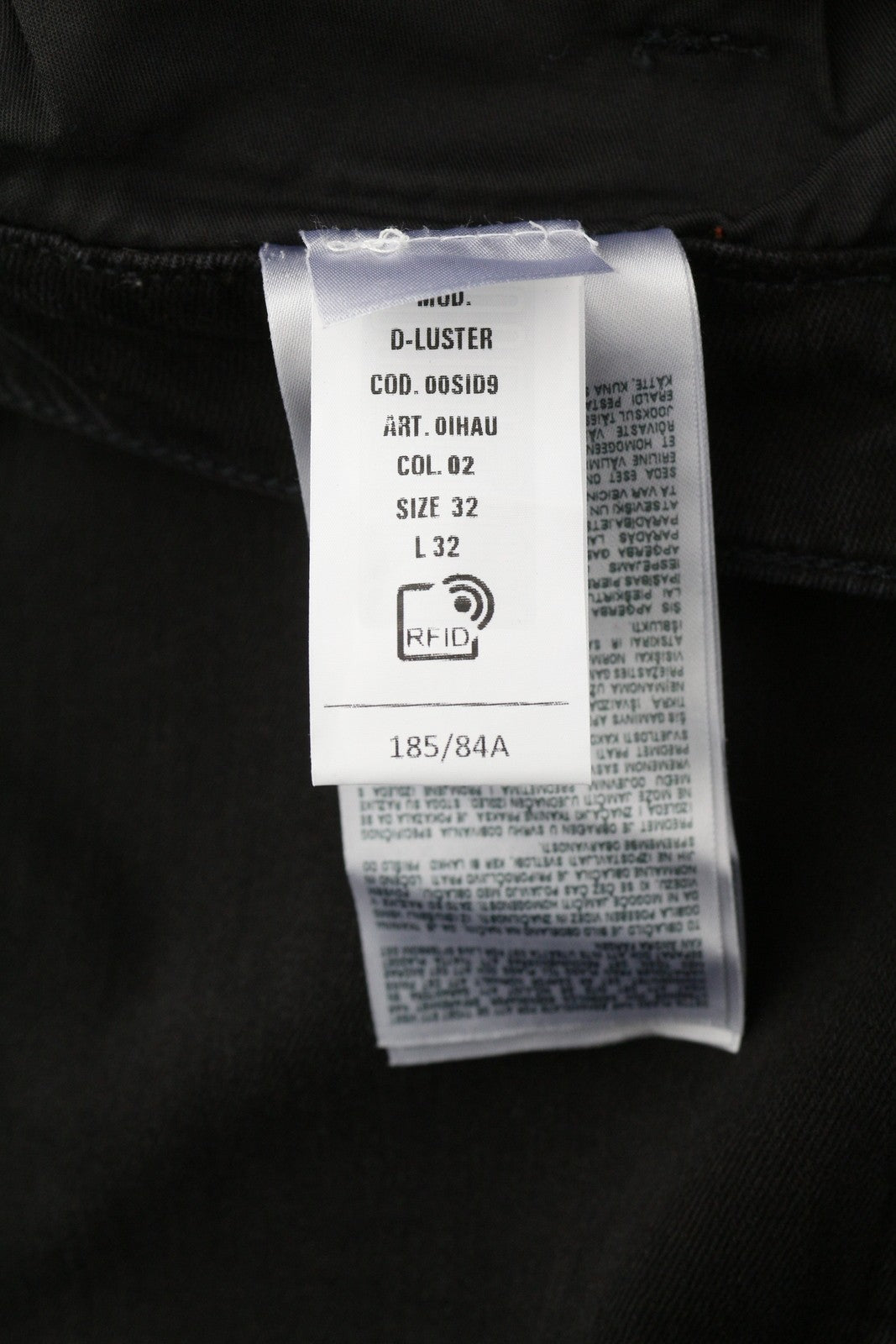 DIESEL D-Luster 0IHAU vyriški džinsai W32/L32 Slim Fit, sagomis susagstyti, skalbti juodi. 