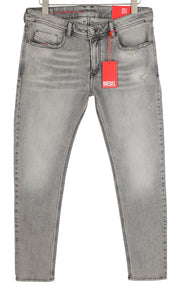 DIESEL 1979 Sleenker E9B97 vyriški džinsai W36/L30 aptempti, žemo juosmens, su gobtuvu, rekomenduojama kaina – 250 € 