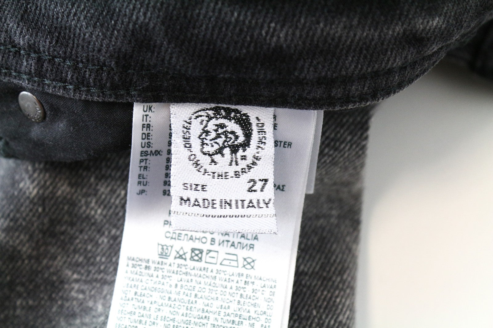 DIESEL Deepzip 084WQ W27 L32 vyriški pilki morkų spalvos, prigludusio kirpimo džinsai iš skalbtos medvilnės 