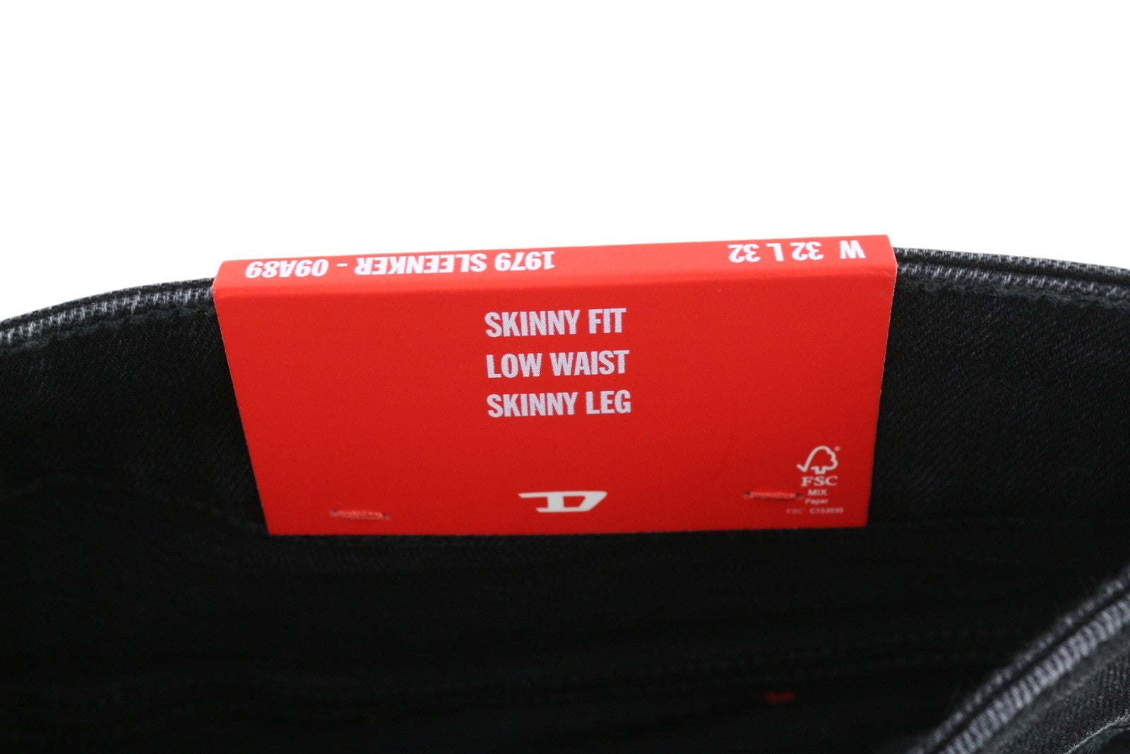 DIESEL 1979 Sleenker 09A89 vyriški džinsai W32/L32 Skinny Distress juodi, rekomenduojama kaina 275 € 