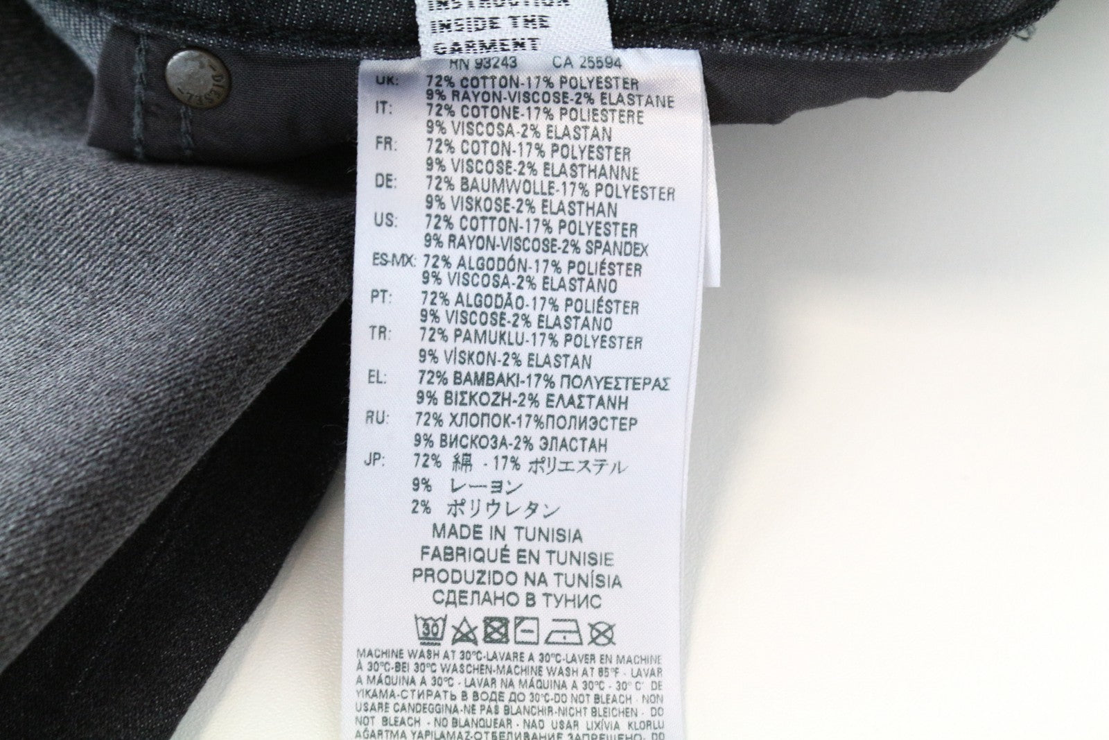 DIESEL Akee 0687J W27 L30 Slim Taper Fit vyriški džinsai iš skalbtos pilkos medvilnės, tamprios medžiagos