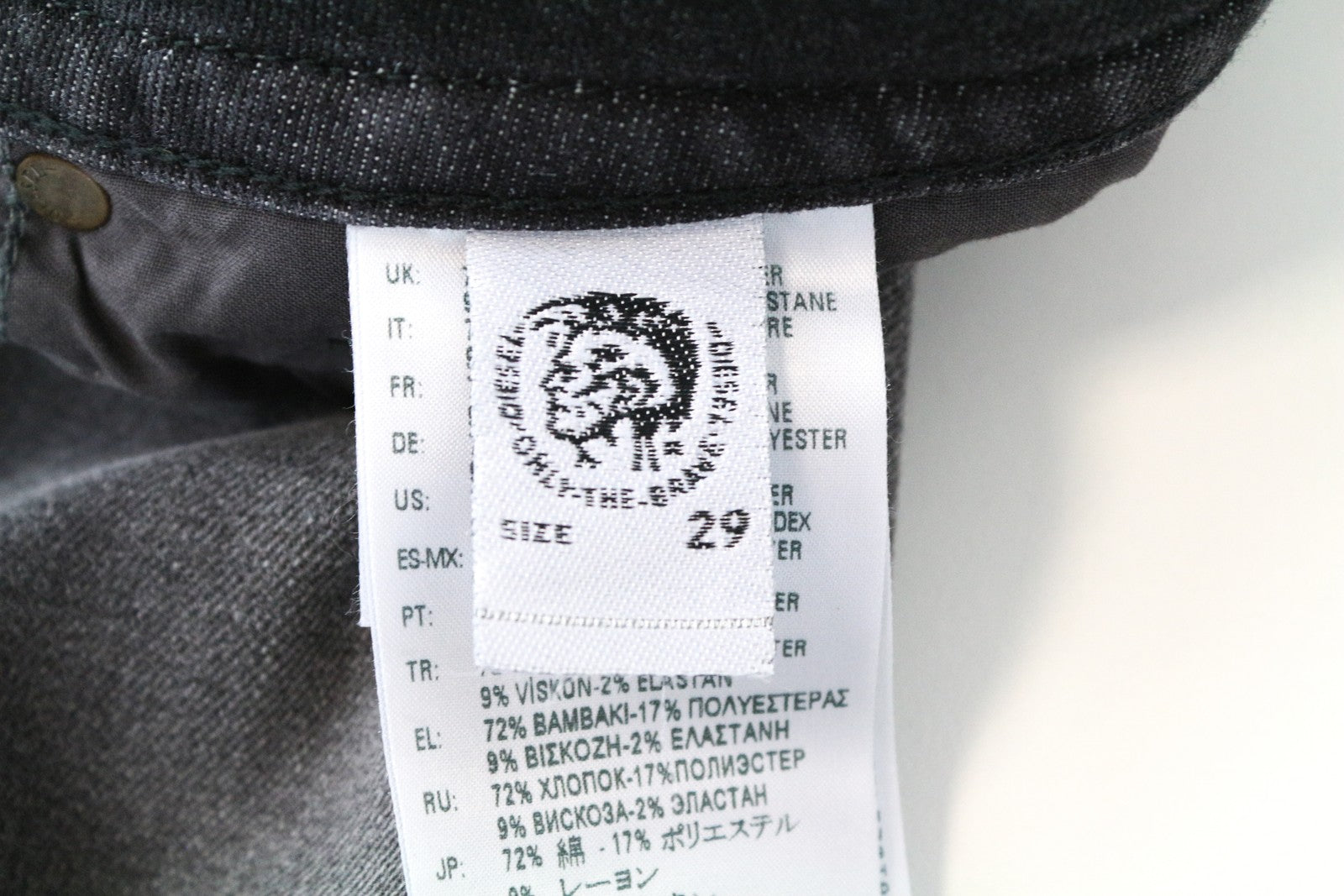 DIESEL Akee 0687J Slim Taper Fit W29 L30 Denim pilki tamprūs medvilniniai džinsai vyrams 