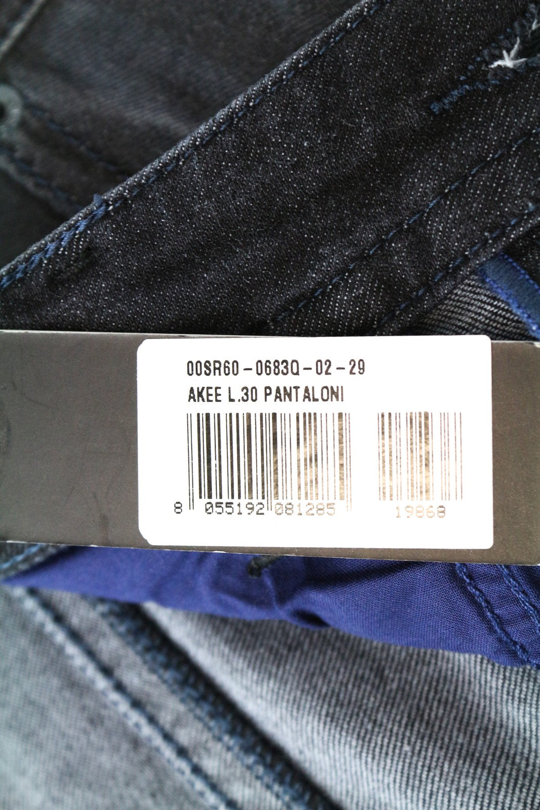 DIESEL Akee 0683Q Slim Fit siaurėjančios vyriškos džinsinės kelnės W29 L30 Tamprios medvilnės mėlynos spalvos 