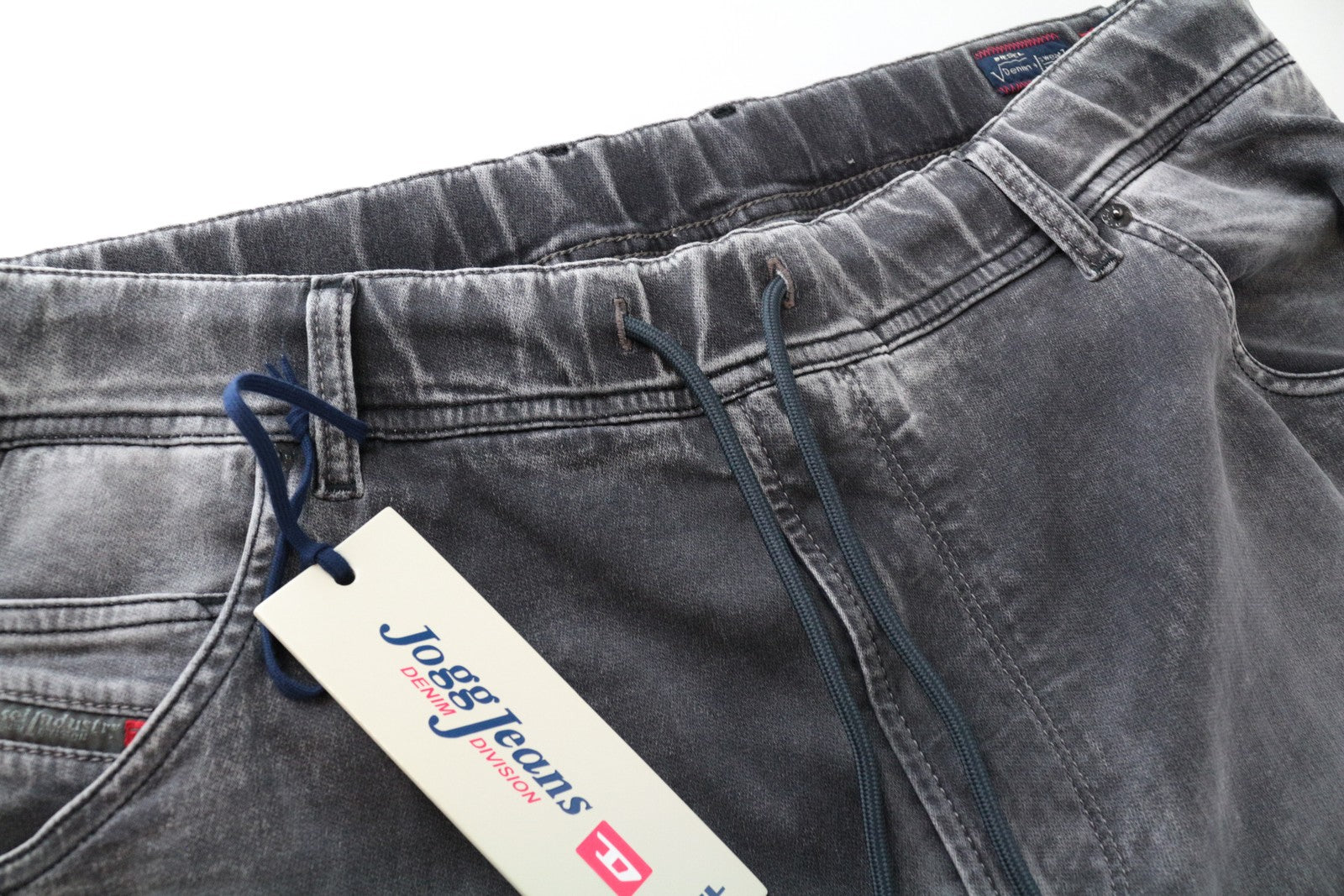 DIESEL Krooley-NE 0855B vyriškos pilkos sportinės kelnės jogg fit W38 Slim Carrot tamprės 