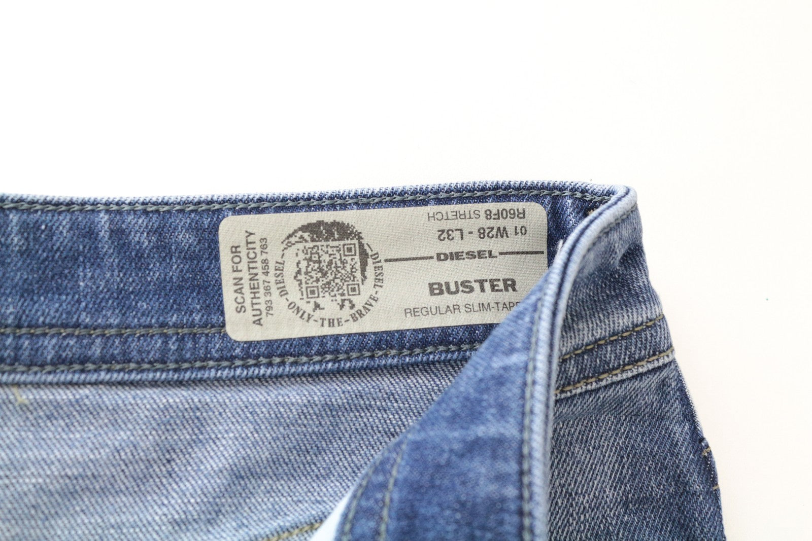 DIESEL Buster R60F8 Slim Tapered Fit vyriški džinsai, mėlyni, dirbtinio tamprumo, W28 L32 