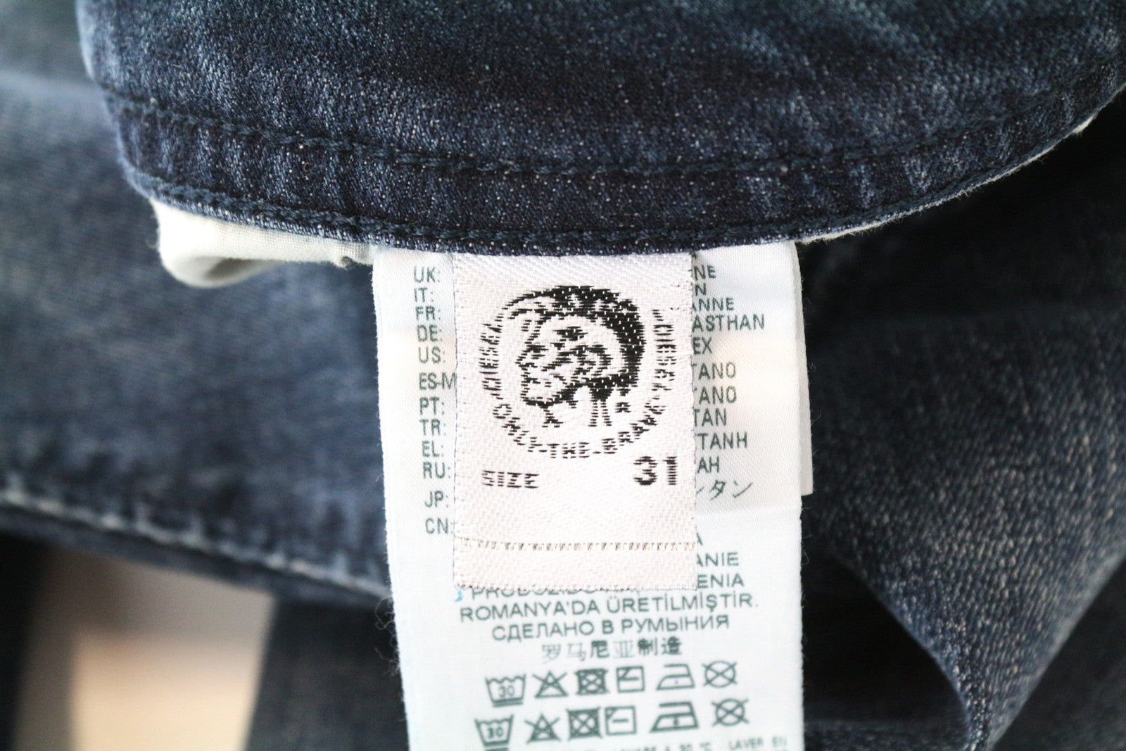 DIESEL Buster 084AS Mid-Blue W31 L34 Slim Fit siaurėjantys tamprūs džinsai su sagomis vyrams 