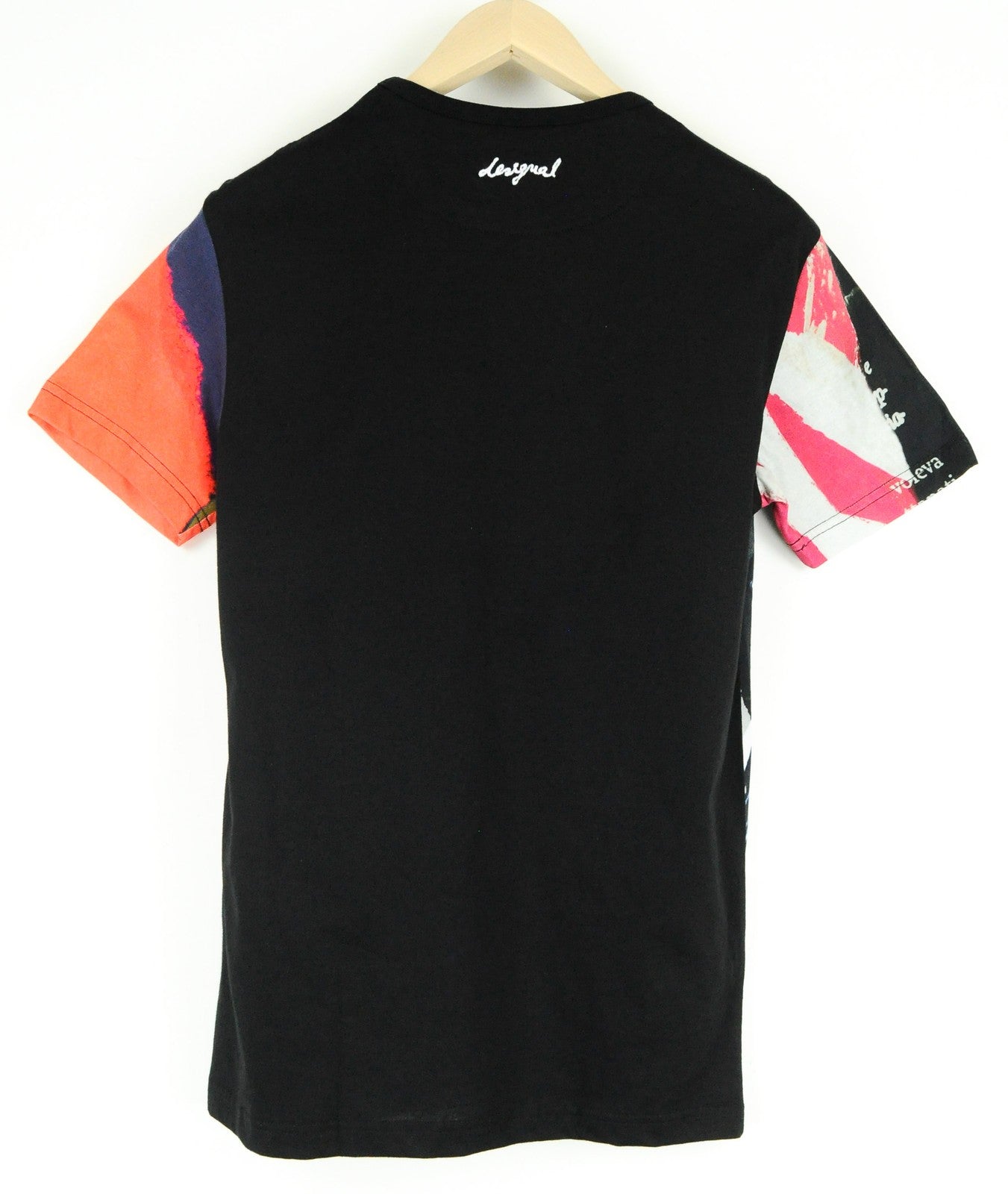 DESIGUAL Edmund vyriški marškinėliai su spalvingais raštais, megztiniais ir apvalia kaklu, laisvalaikio stiliaus. 