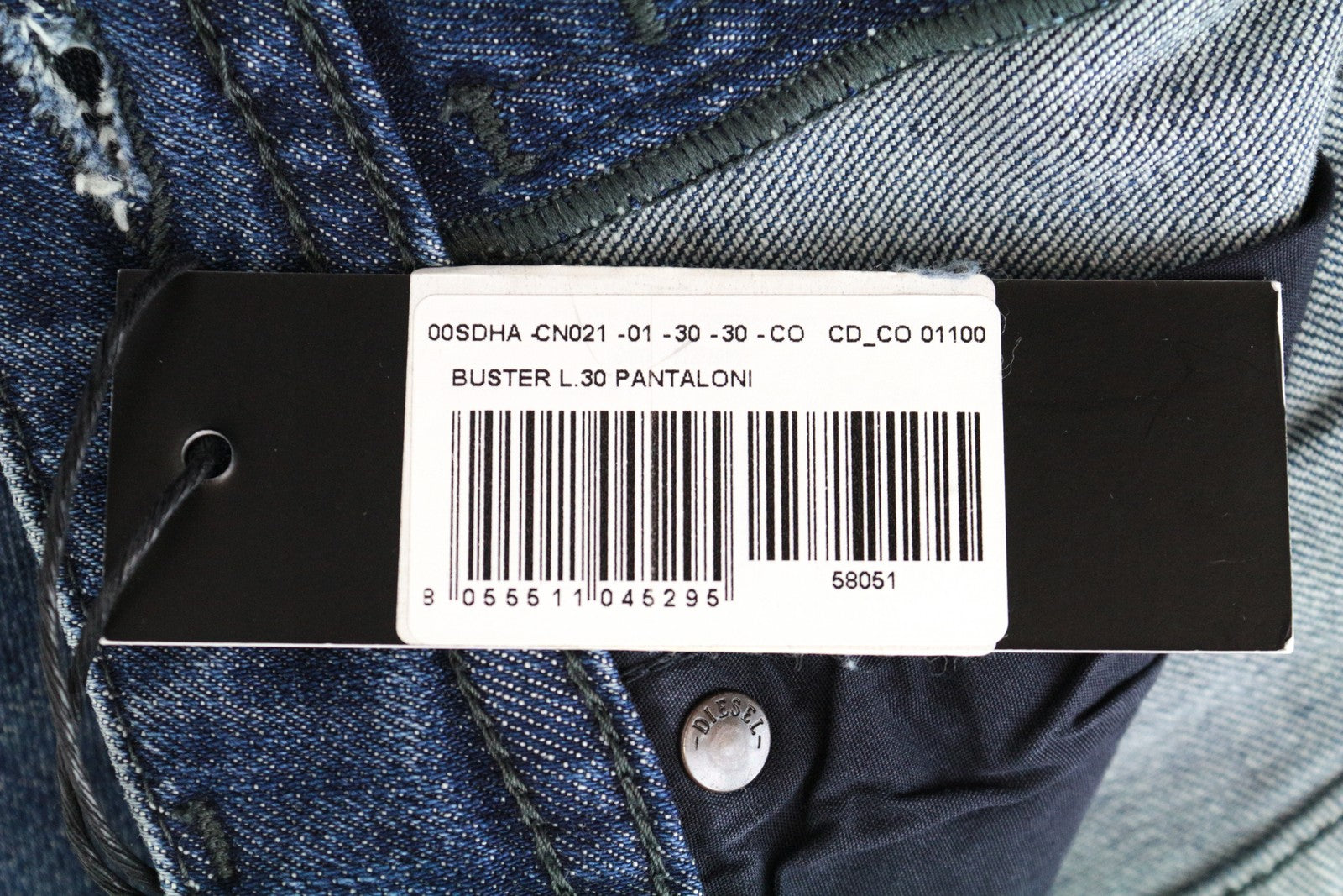 DIESEL Buster CN021 vyriški džinsai W30/L30 Mid-Blue Urban Denim su sagomis ir plonais užsegimais 