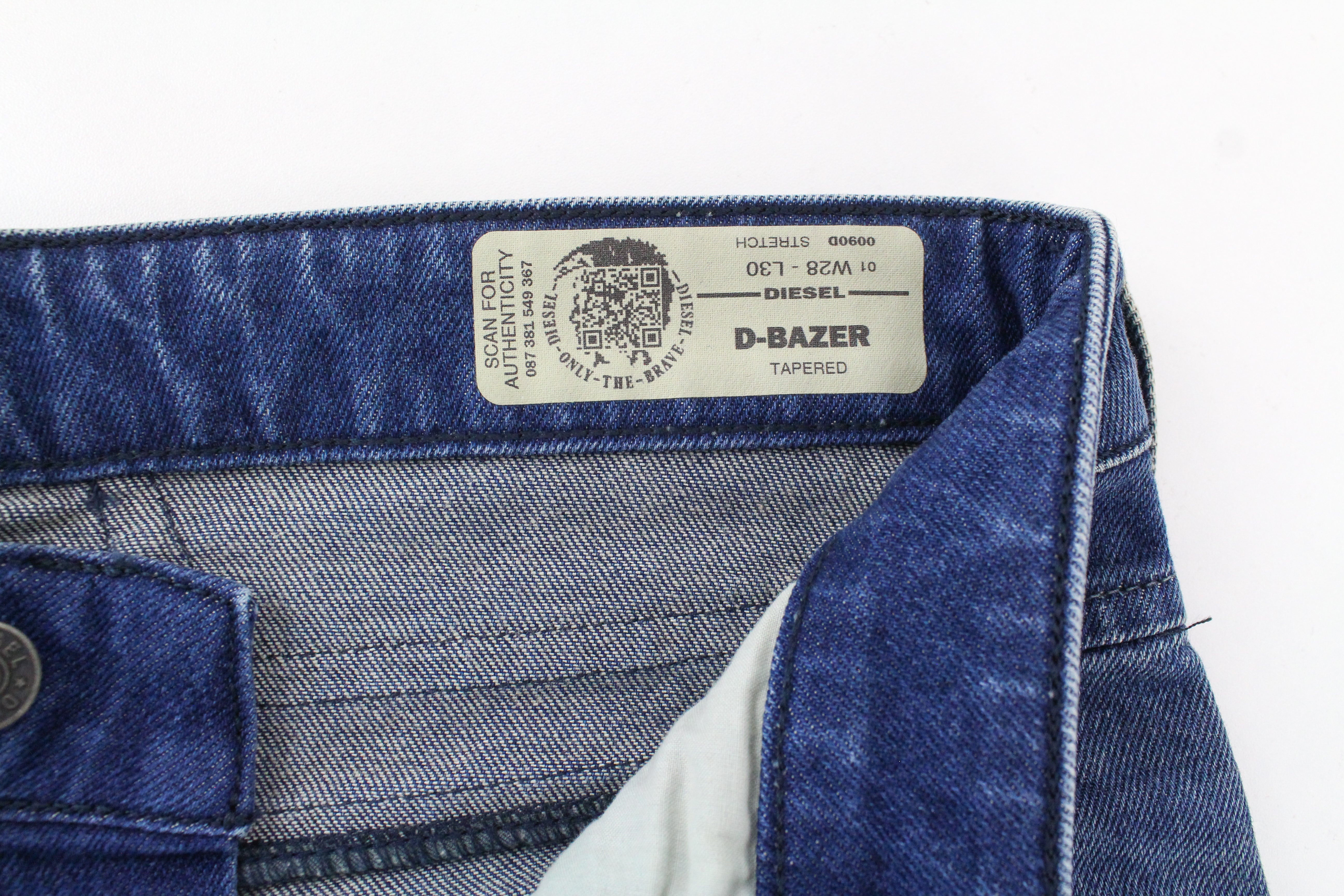 DIESEL D-Bazer 0090D vyriški džinsai W28/L30 siaurėjantys mėlyni tamprūs medvilniniai urban stiliaus džinsai 