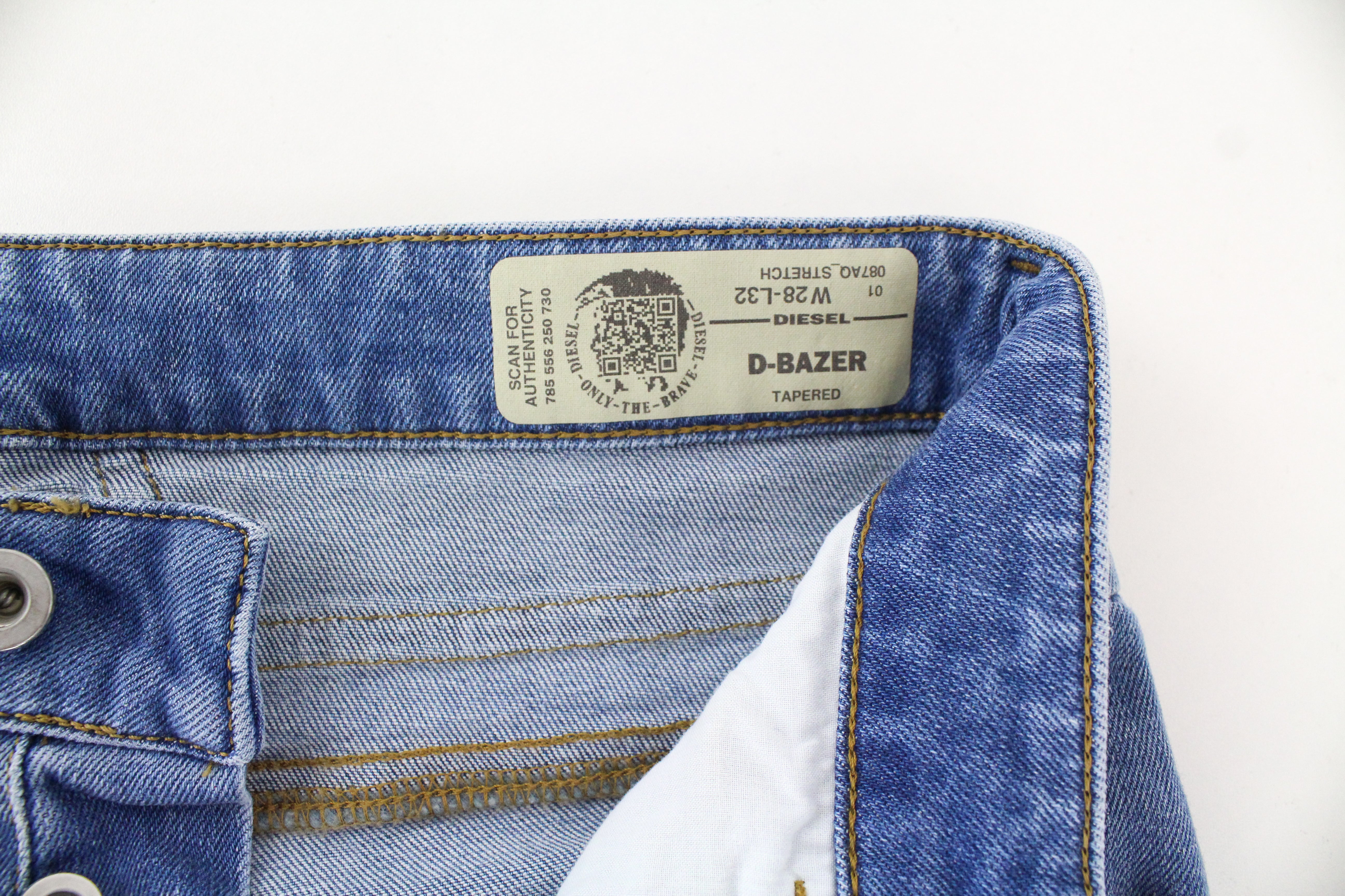 DIESEL D-Bazer 087AQ vyriški džinsai W28/L32 šviesiai mėlyni siaurėjantys tamprūs džinsai 