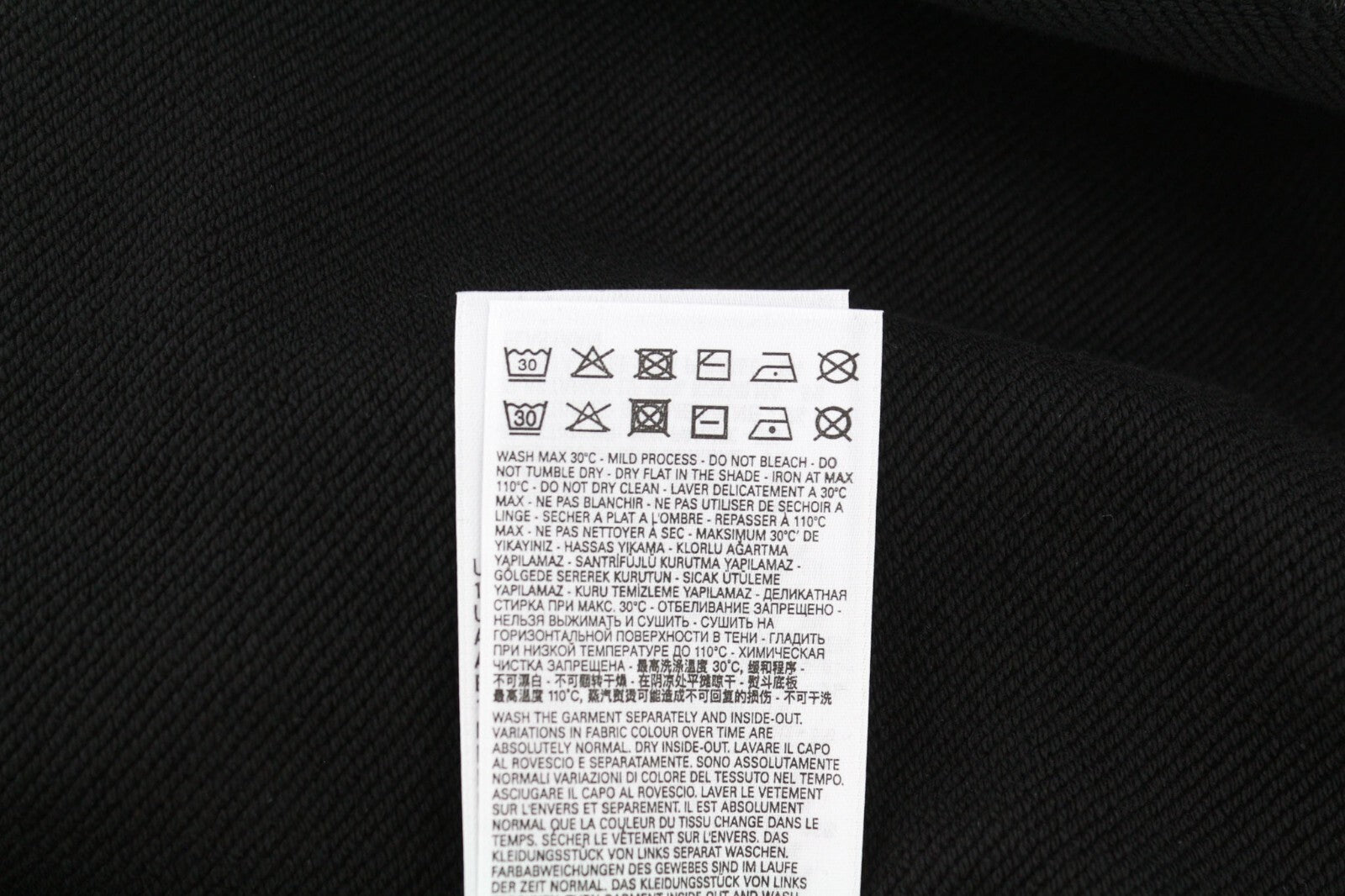 DIESEL D-Ilse TR moteriška suknelė S, juoda, ilgomis rankovėmis, su gobtuvu priekyje ir nugaroje, rekomenduojama kaina – 160 € 