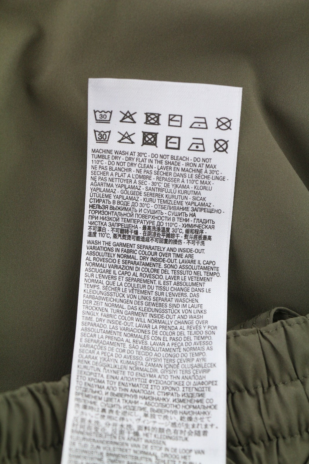 DIESEL P-Troppery moteriškos kelnės S dydžio su užlopytomis kišenėmis, žalios, rekomenduojama kaina – 195 € 