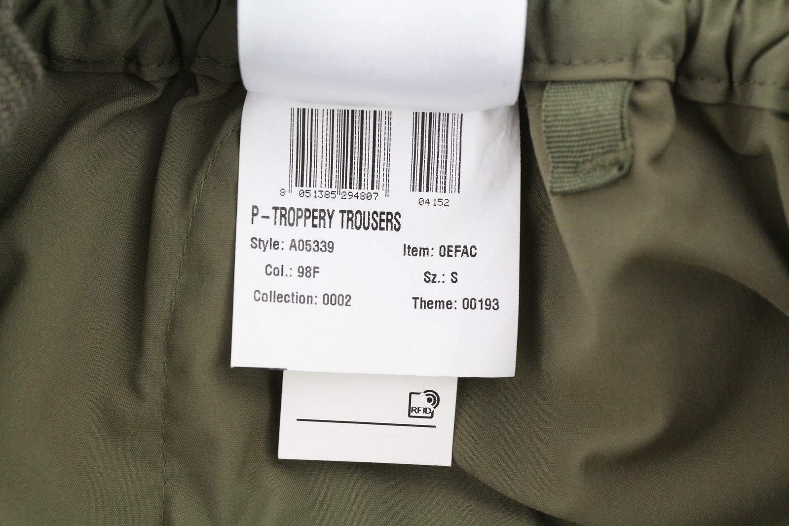 DIESEL P-Troppery moteriškos kelnės S dydžio su užlopytomis kišenėmis, žalios, rekomenduojama kaina – 195 € 