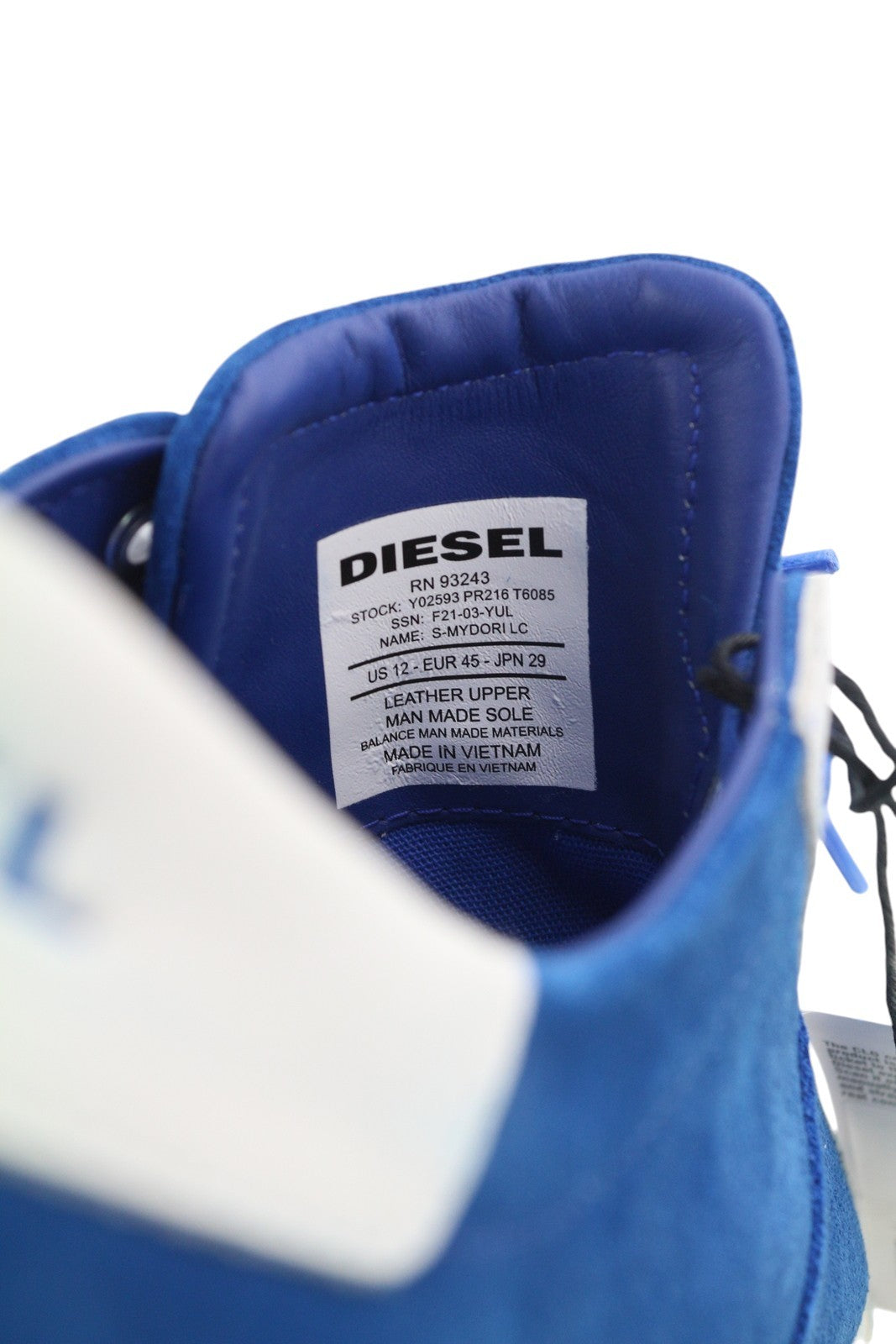 DIESEL S-Mydori LC vyriški sportbačiai, mėlyni, zomšiniai, odiniai, migdolų spalvos, žemakulniai, kaina – 200 € 