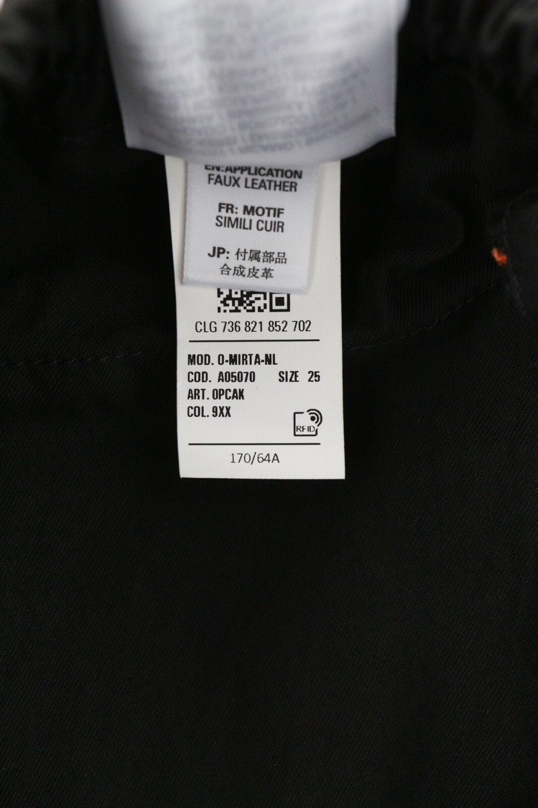 DIESEL O-Mirta-NL moteriškas sijonas, W25, juodas, su tampria juosmens kišene, užtrauktuku. RMK 275 €. 