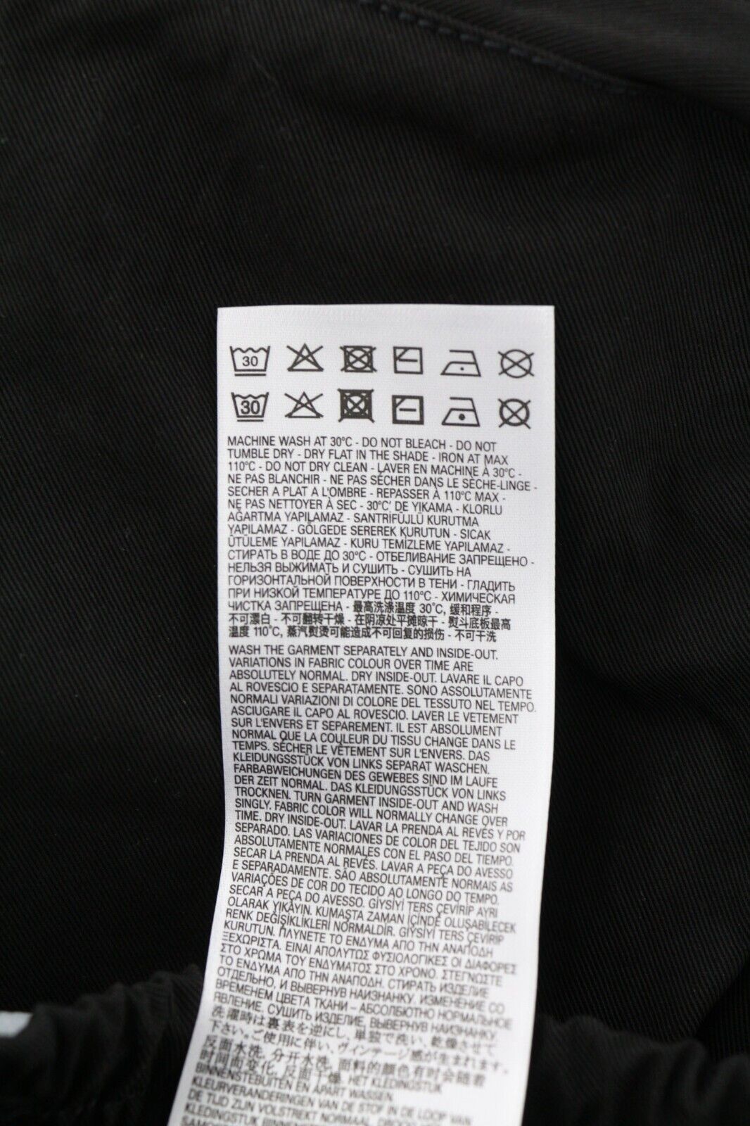 DIESEL O-Mirta-NL moteriškas sijonas, W25, juodas, su tampria juosmens kišene, užtrauktuku. RMK 275 €. 